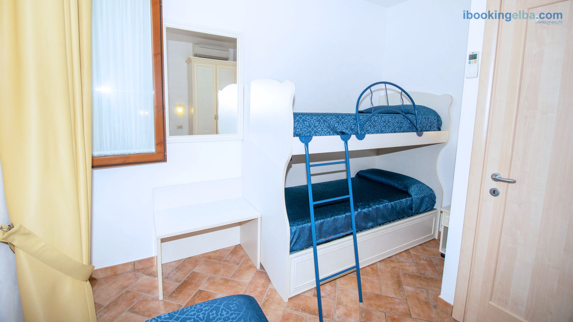Appartamenti - Lido Azzurro - Camera Tripla con letto a castello Trilo 5