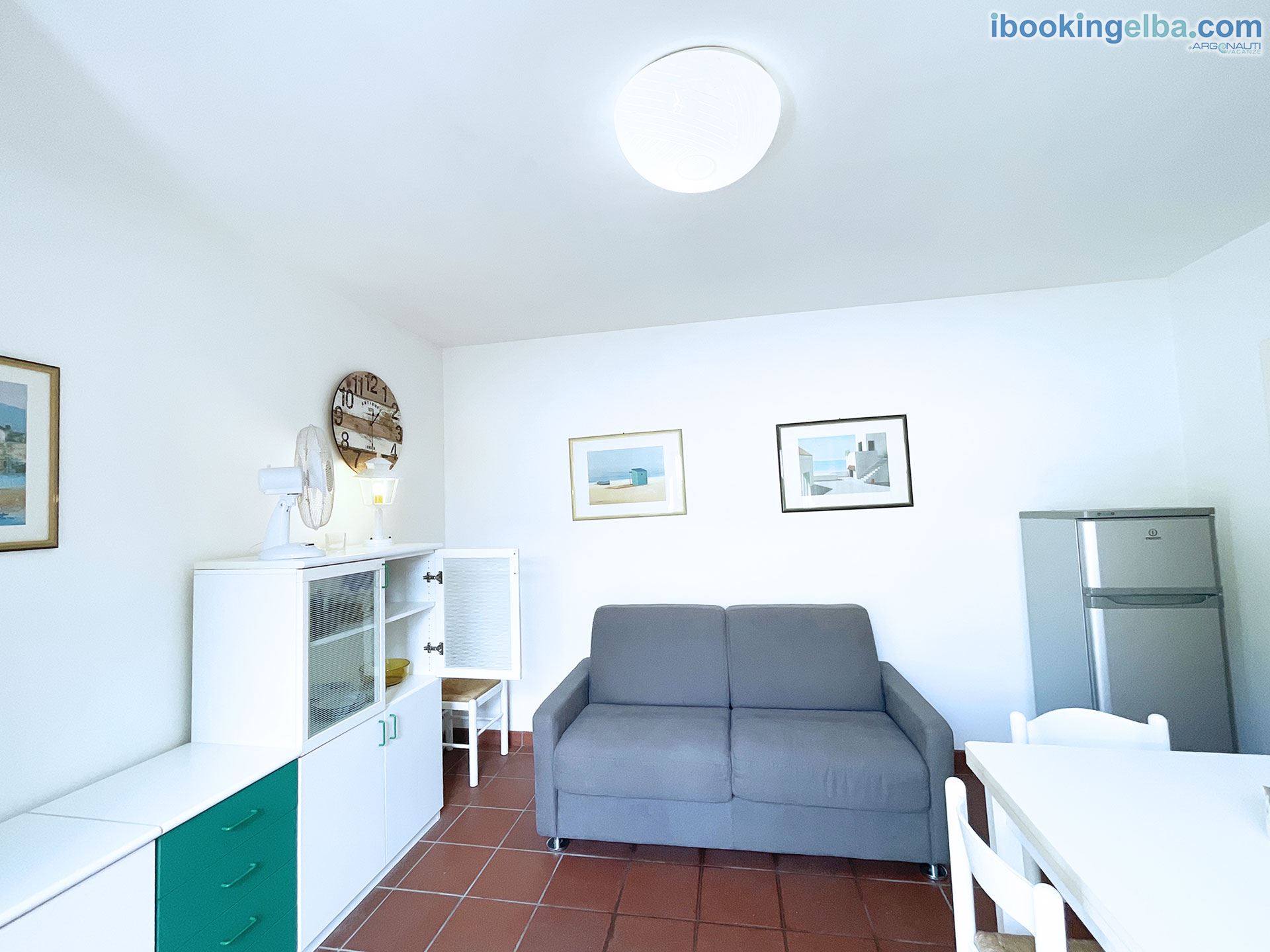 Sant'Anna del Volterraio - Maestra 56 - Soggiorno con tv, divano letto matrimoniale e zona pranzo