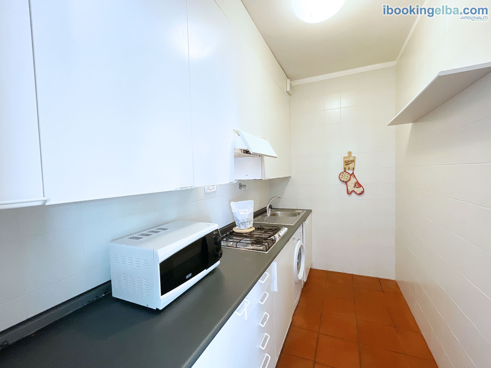 Sant'Anna del Volterraio - Maestra 56 - Cucina con forno a microonde, lavatrice, piano cottura