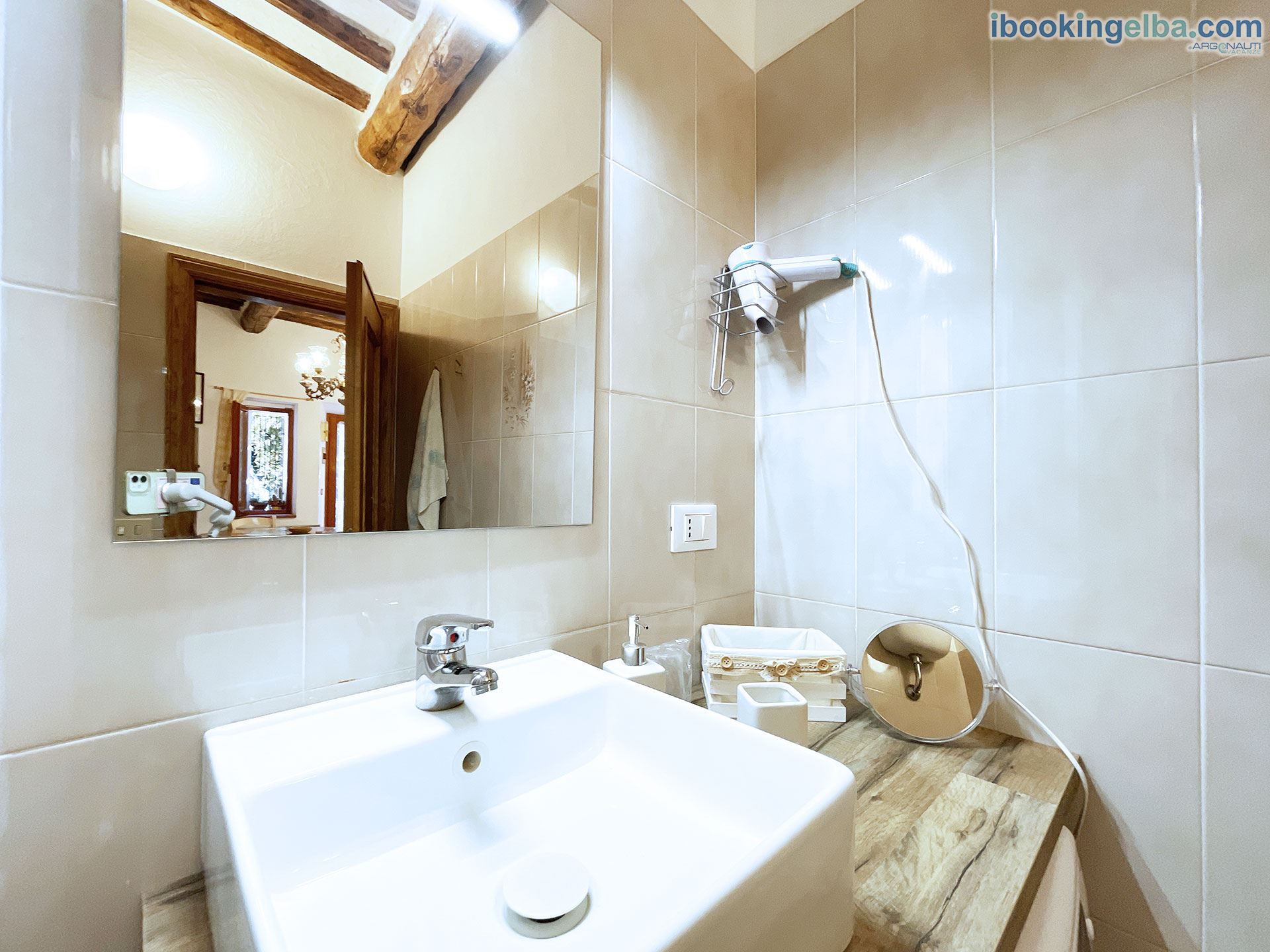 Casa Marina - Bagno con box doccia (particolare)