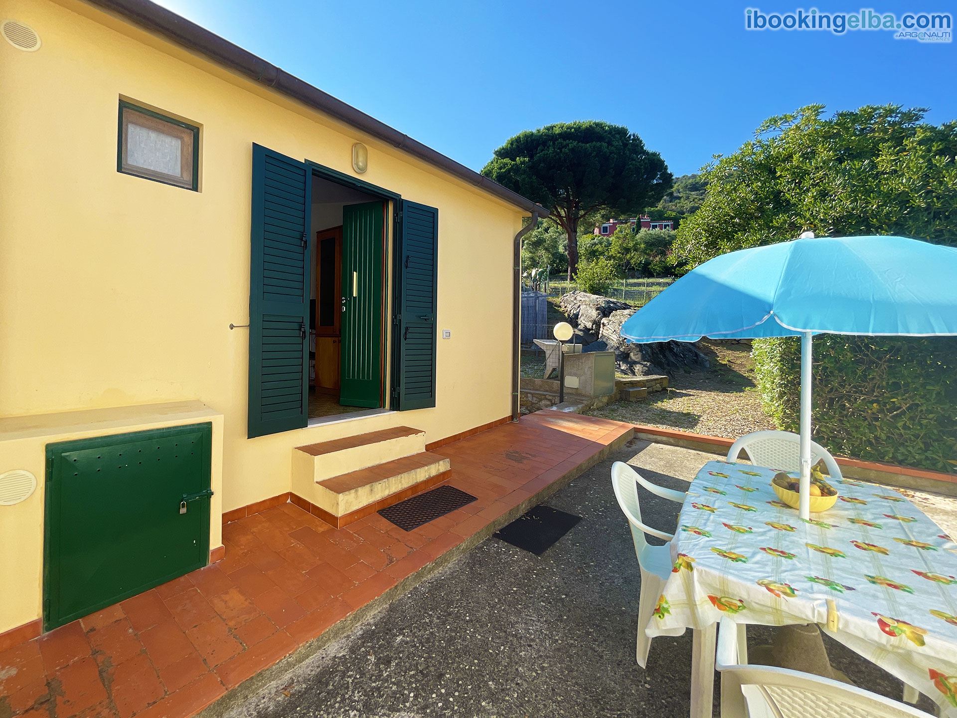 Casa Andrea I Marmi - Entrata e Spazio Esterno