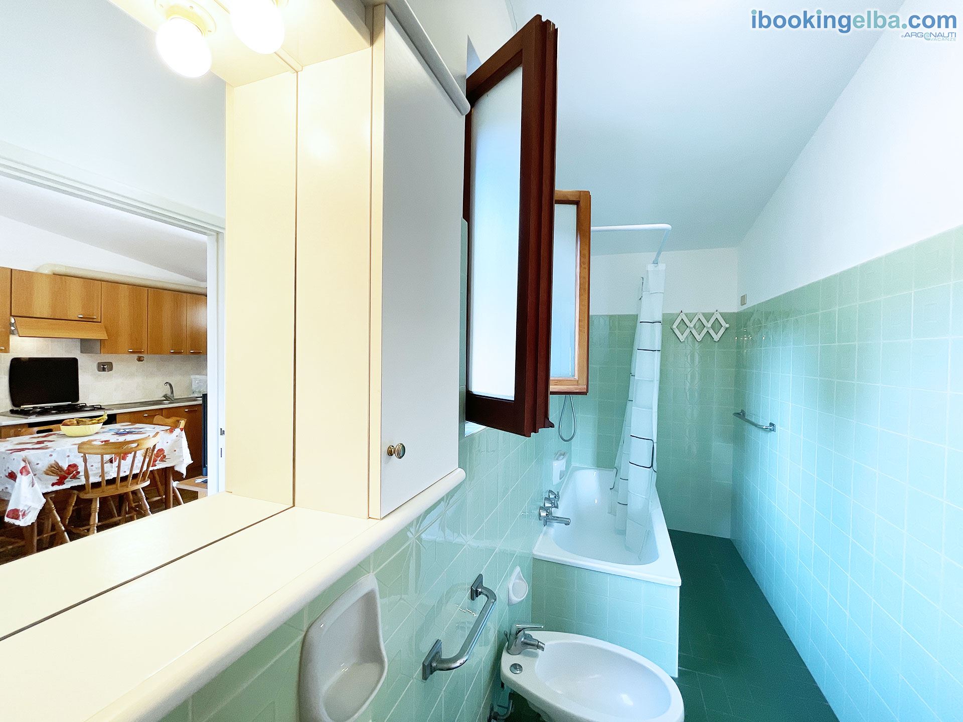 Casa Andrea I Marmi - Bagno con vasca e doccia (no box doccia)