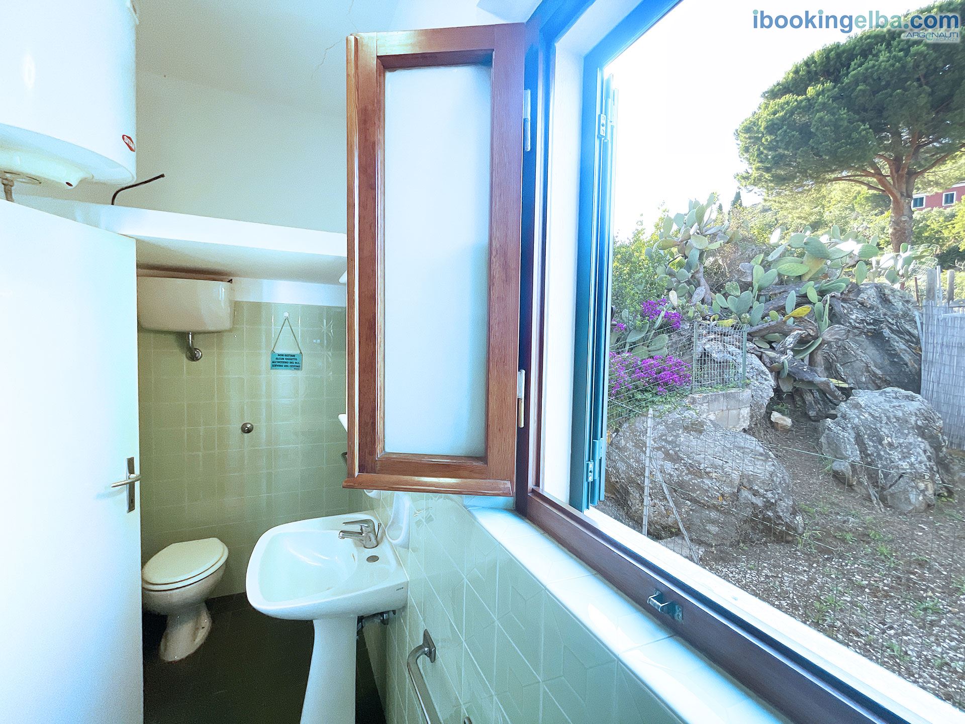 Casa Andrea I Marmi - Bagno con vasca e doccia (no box doccia)