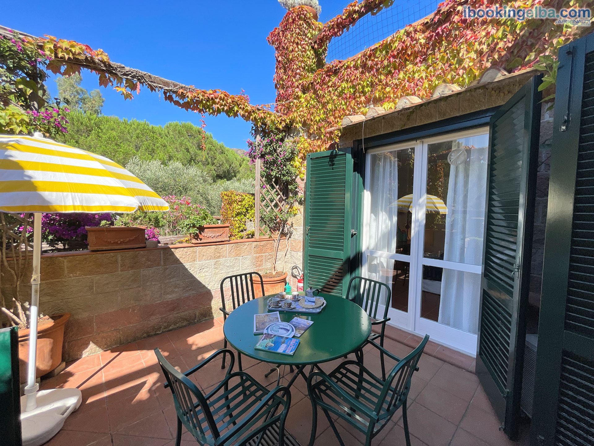 Sant'Anna del Volterraio - Papaveri (7) - Patio
