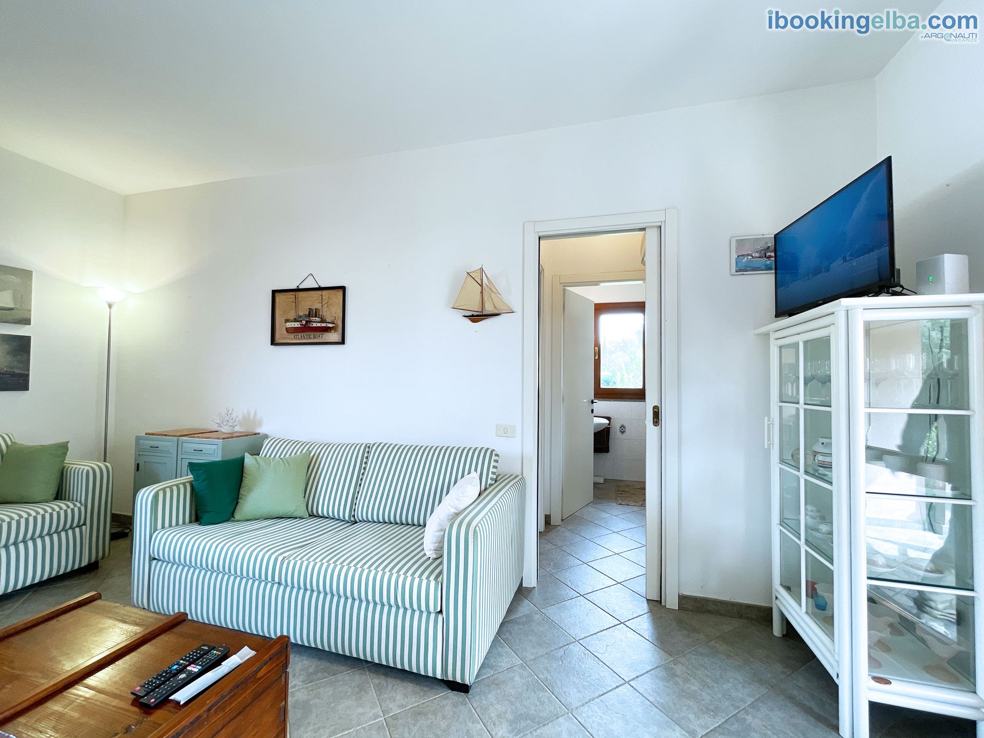 La Perla di Porto Azzurro - Soggiorno con divano letto matrimoniale