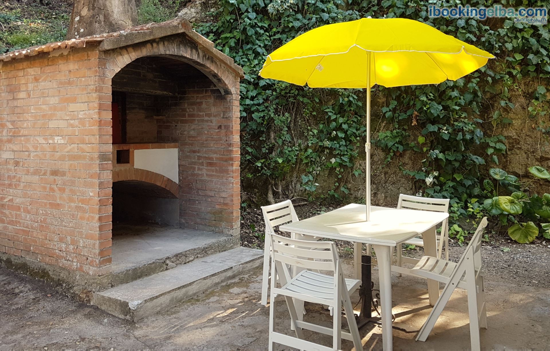 Villa ai Pini - Barbecue e forno a legna