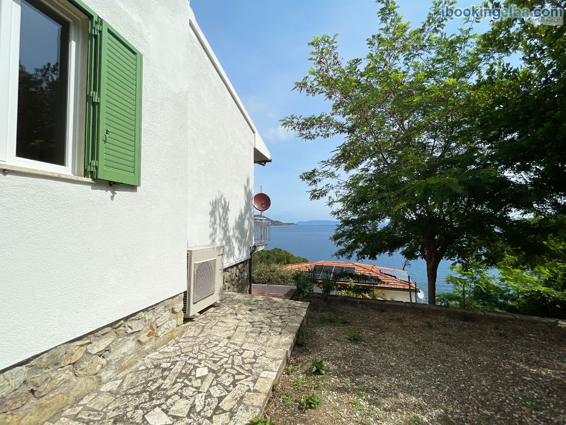 VILLA PORTICCIOLO - (primo piano) Zona barbecue e stenditoio