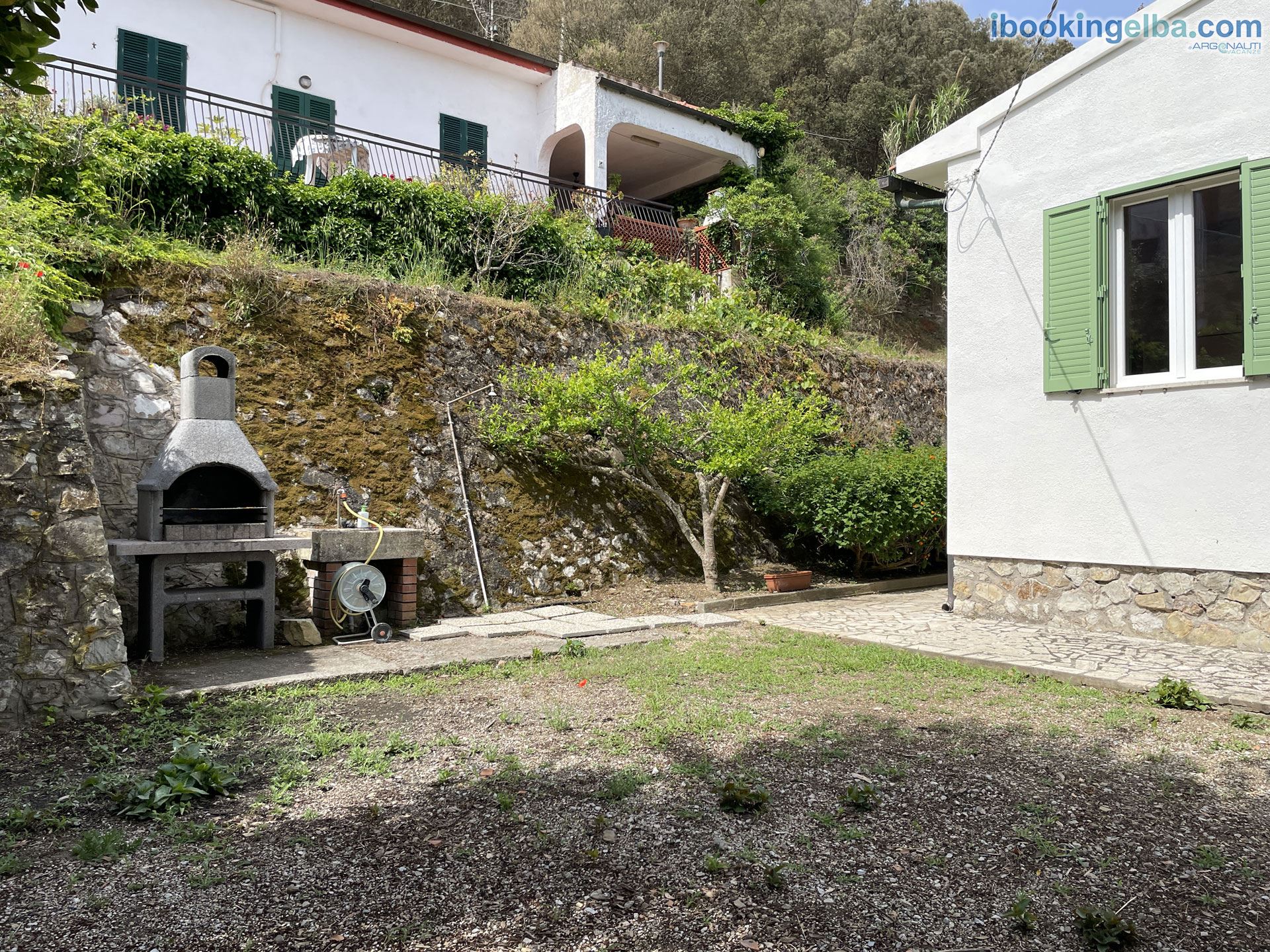 VILLA PORTICCIOLO - (primo piano) Zona barbecue