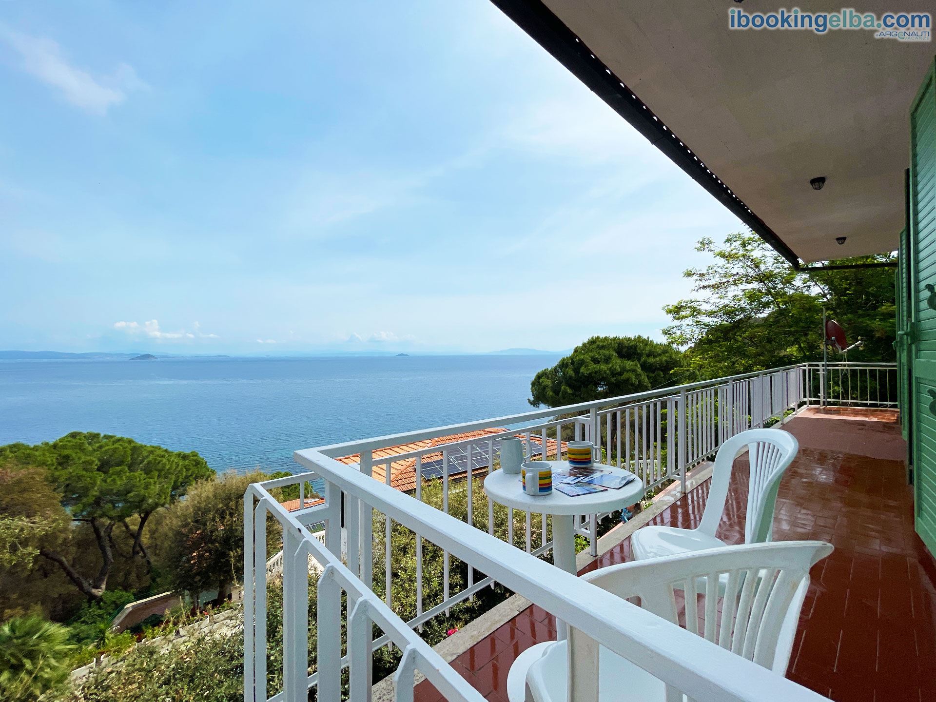 VILLA PORTICCIOLO - (primo piano) Terrazzo con vista mare