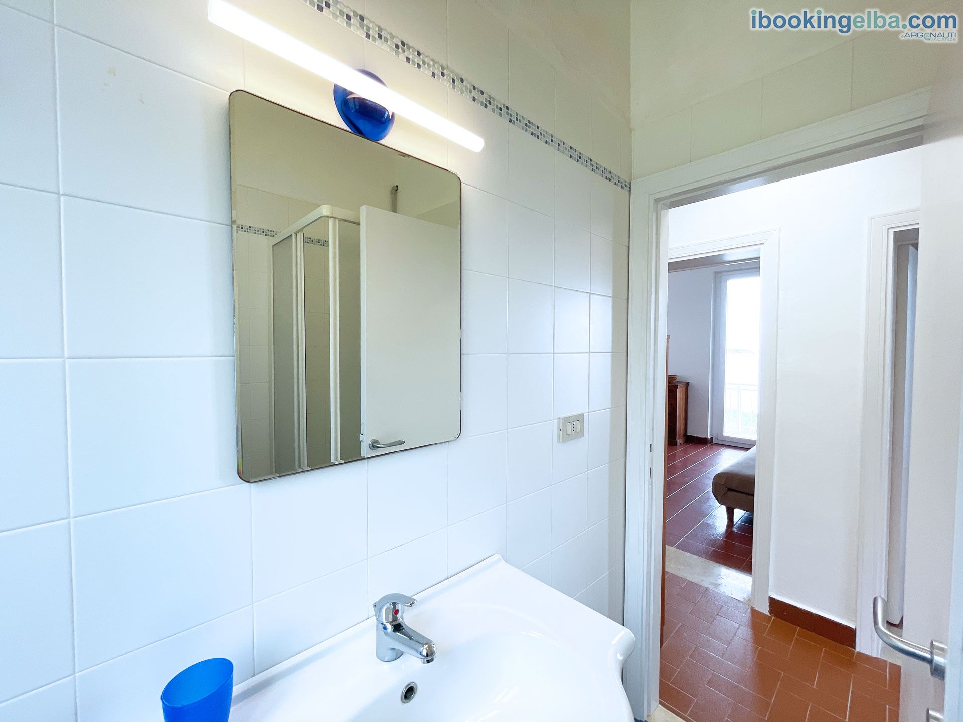 VILLA PORTICCIOLO - (primo piano) Bagno 1 con box doccia