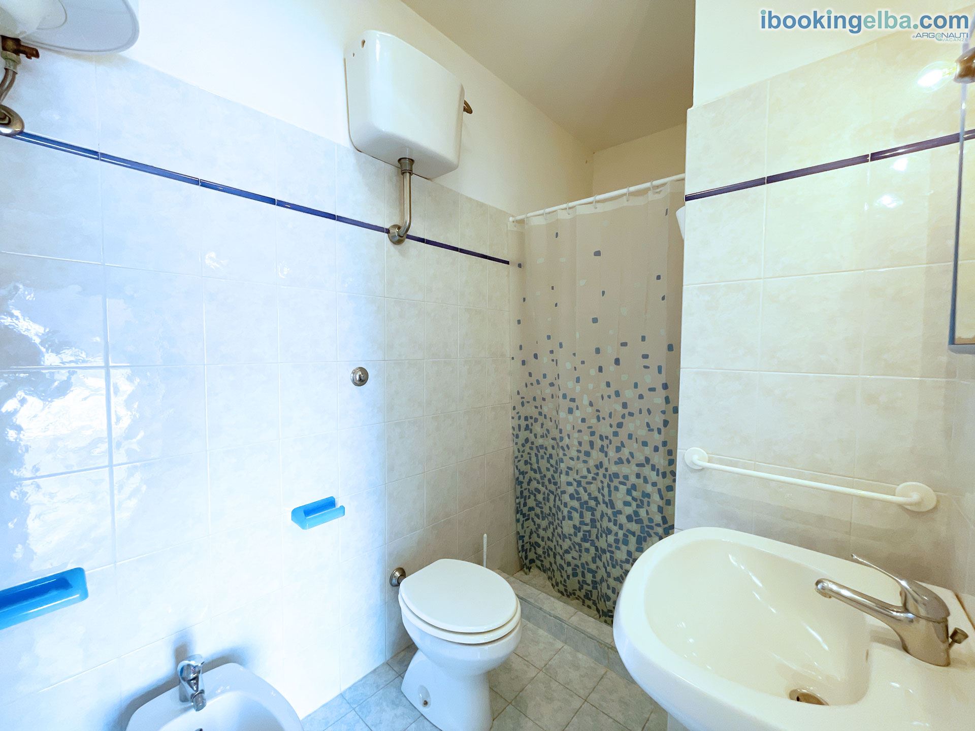 VILLA PORTICCIOLO - (piano terra) - Bagno con doccia