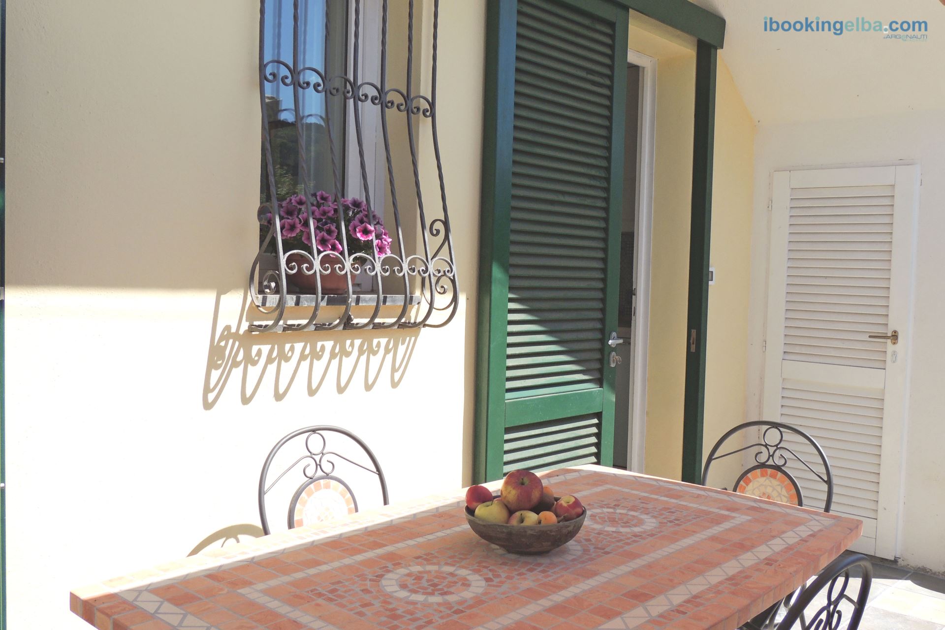 Casa Cirilla - Tavolo Esterno