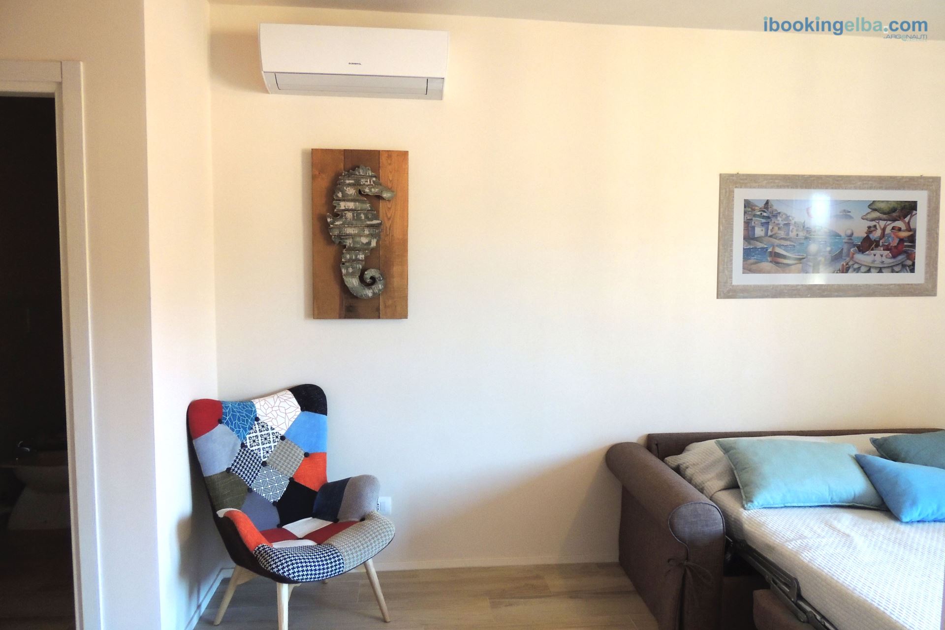 Sogno Azzurro - Quadri Deluxe (n°16) Soggiorno con divano letto aperto