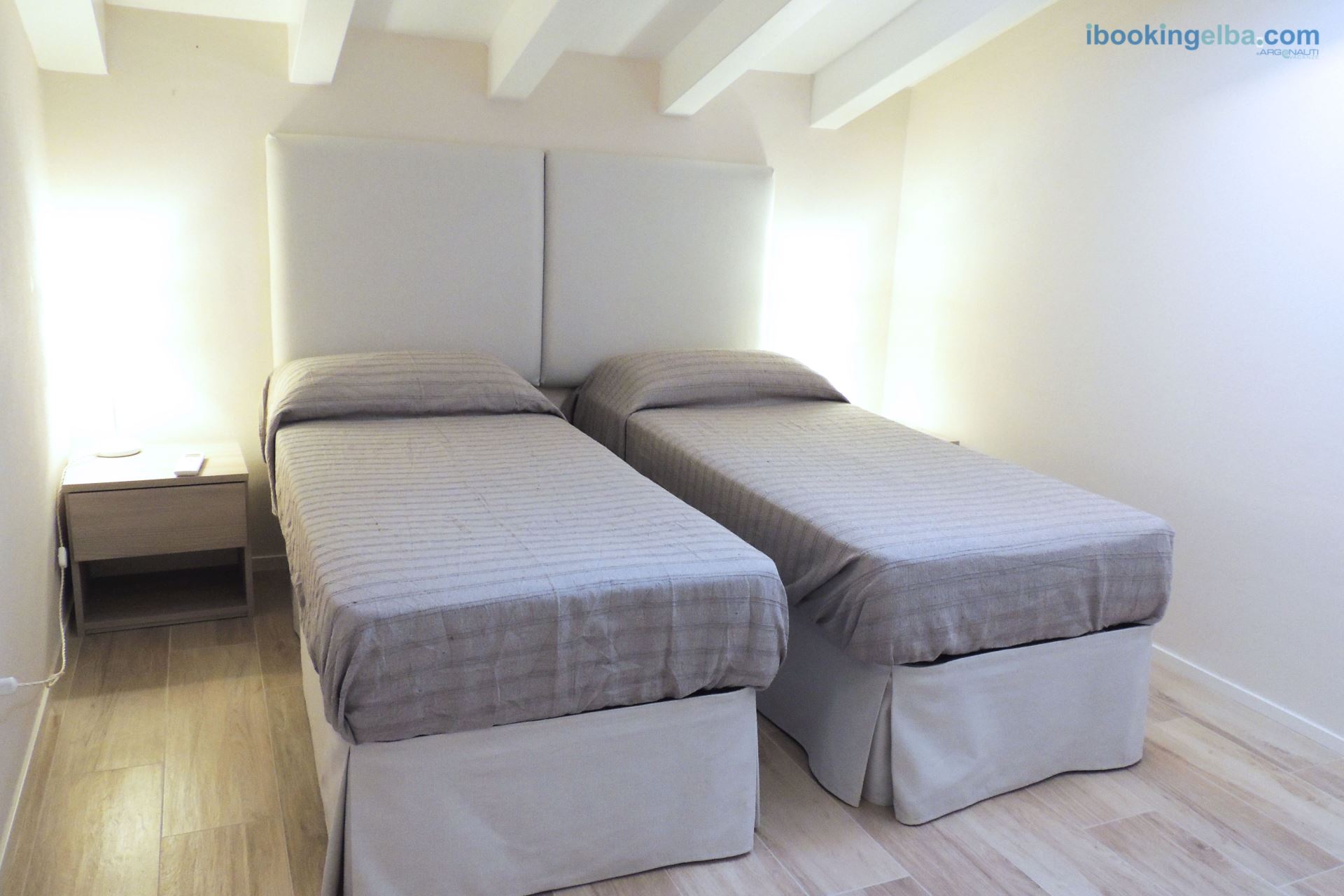 Sogno Azzurro - Quadri Deluxe (n°16) Camera doppia con terzo letto pouf
