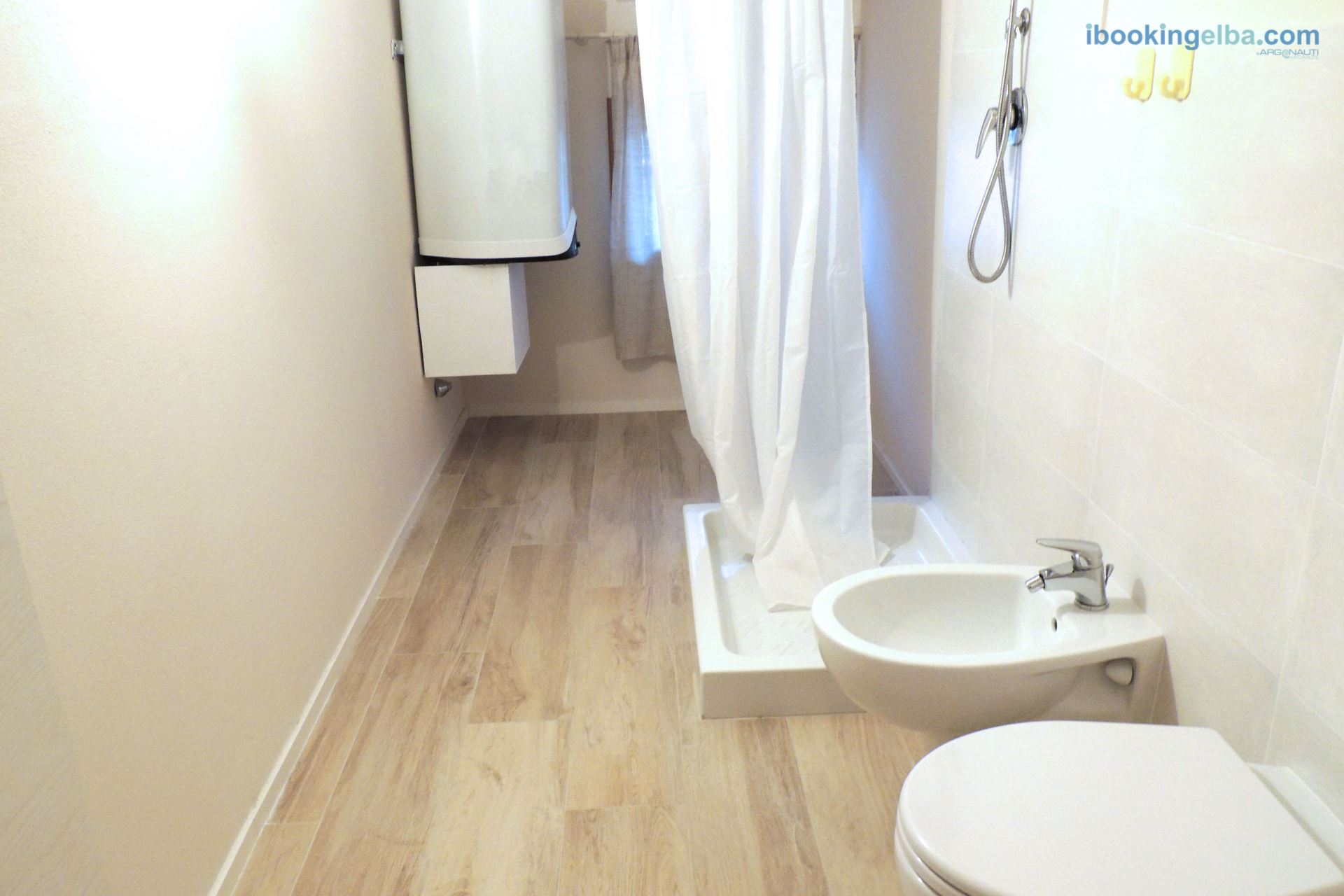 Sogno Azzurro - Quadri Deluxe (n°16) Bagno doccia con tenda (secondo livello)