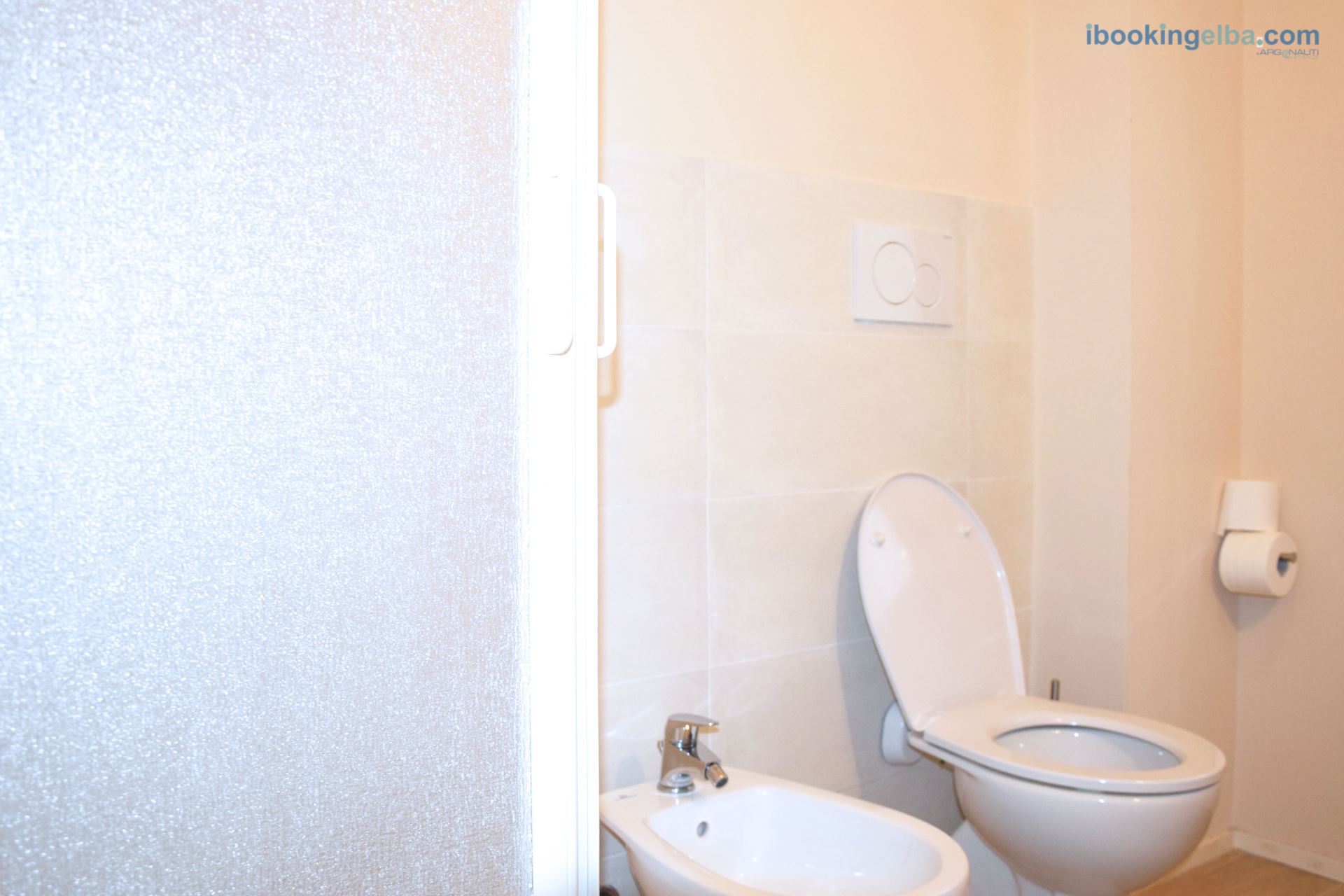 Sogno Azzurro - Quadri Deluxe (n°17) Bagno con box doccia (primo livello)