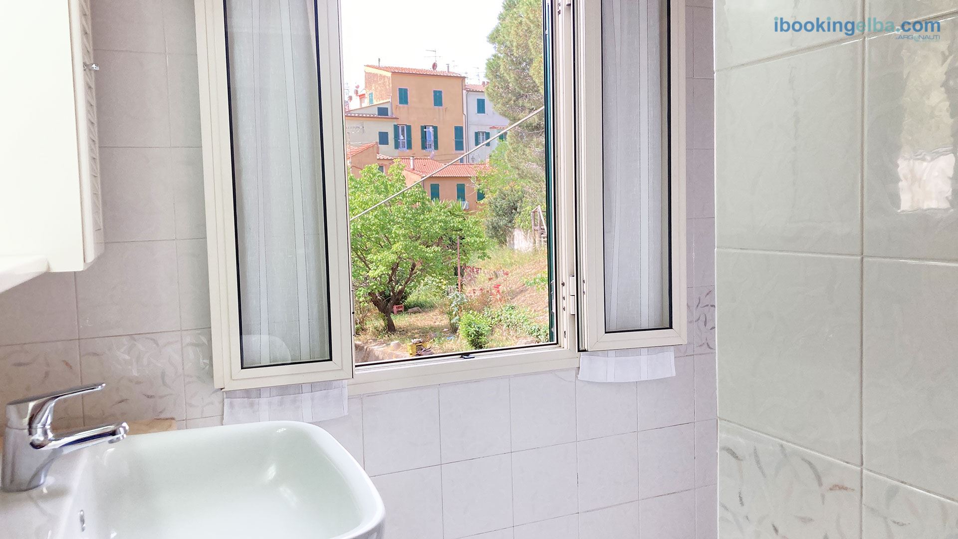Bagno con box doccia