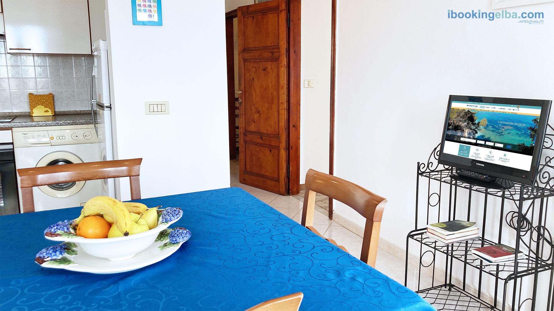 Zona giorno con tavolo da pranzo