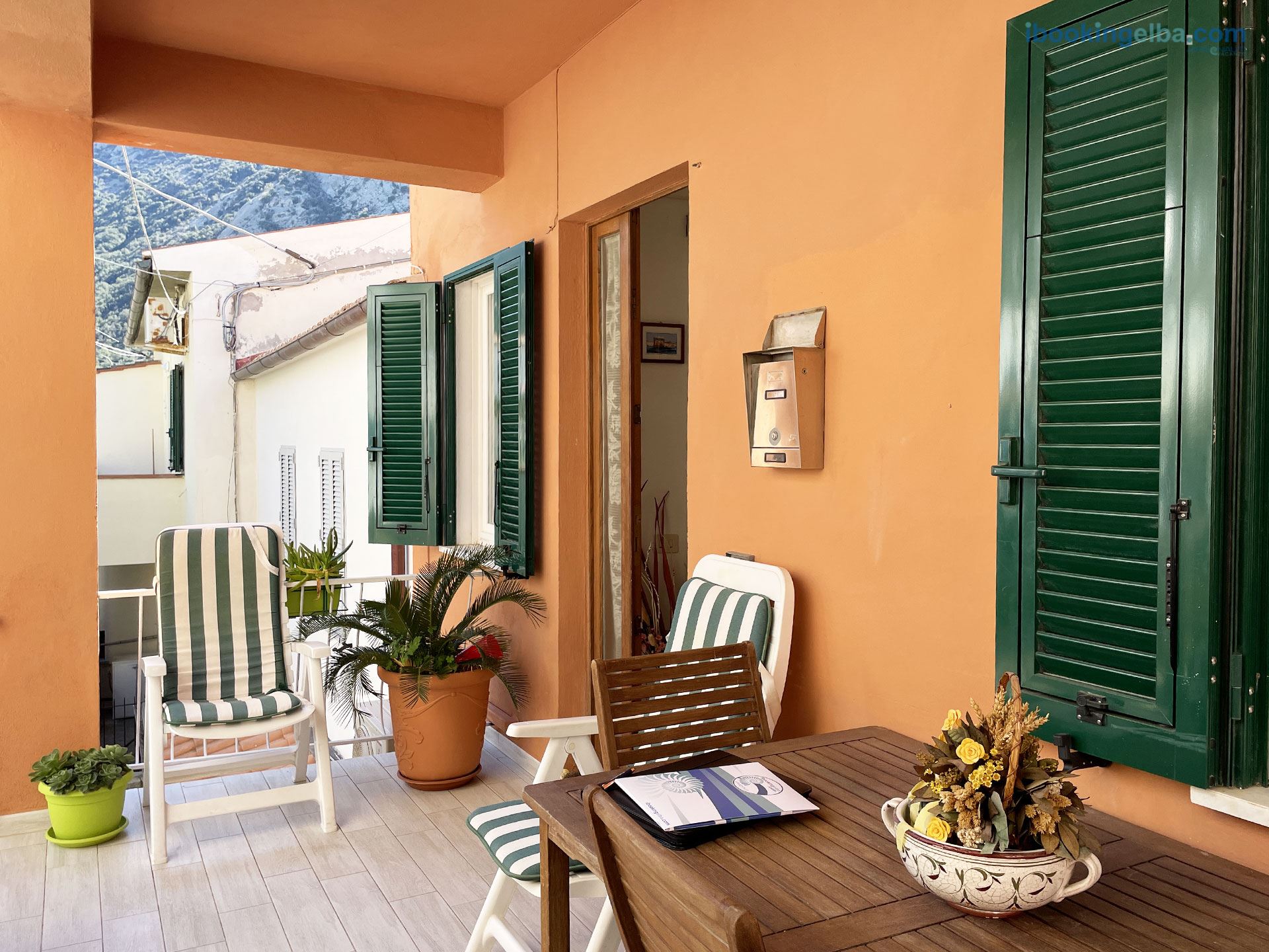 Casa Rosina - Pomonte - Ingresso con spazio esterno Abitabile