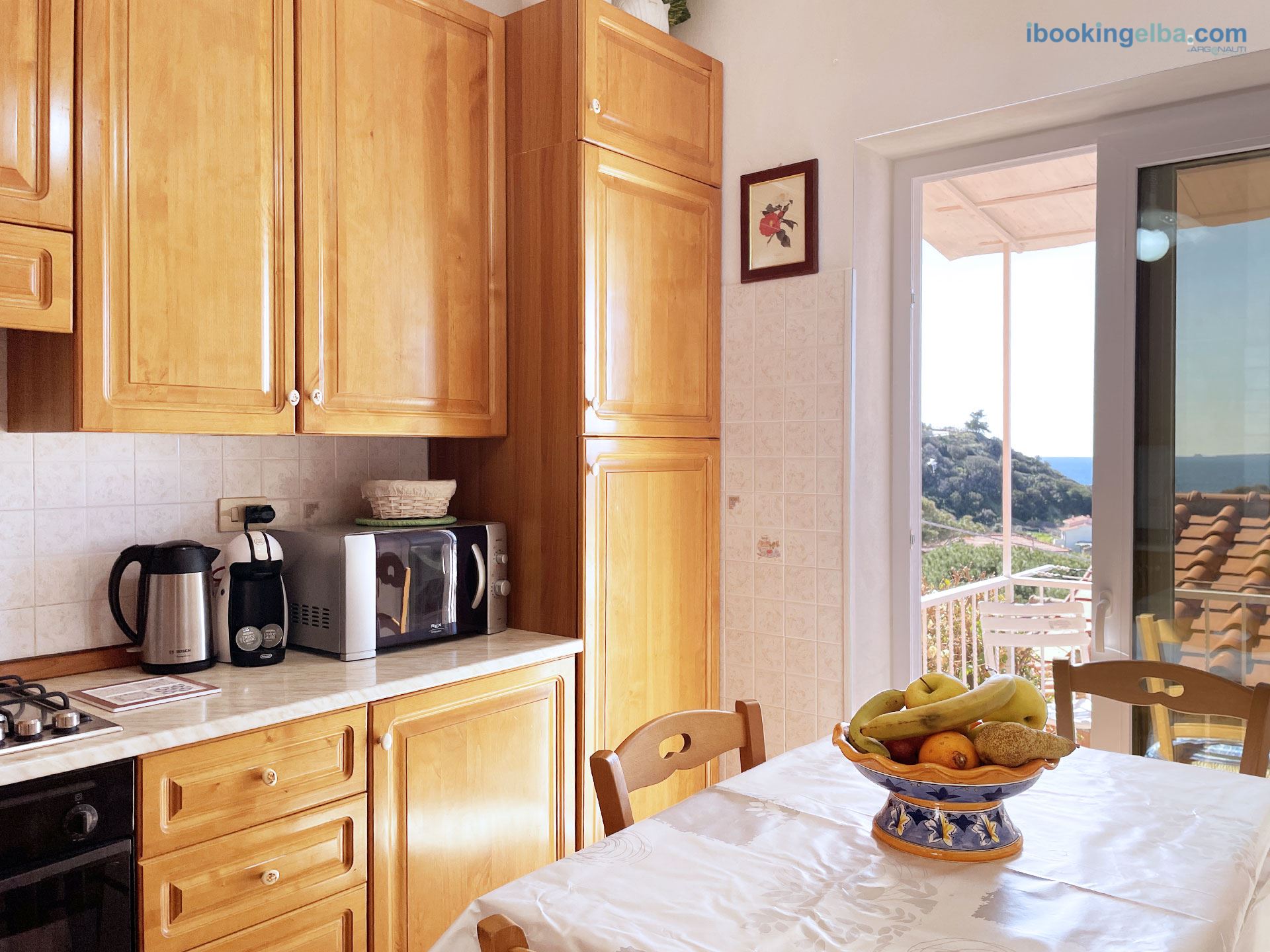 Casa Rosina - Pomonte - Cucina con Finestra sul Terrazzo Vista Mare