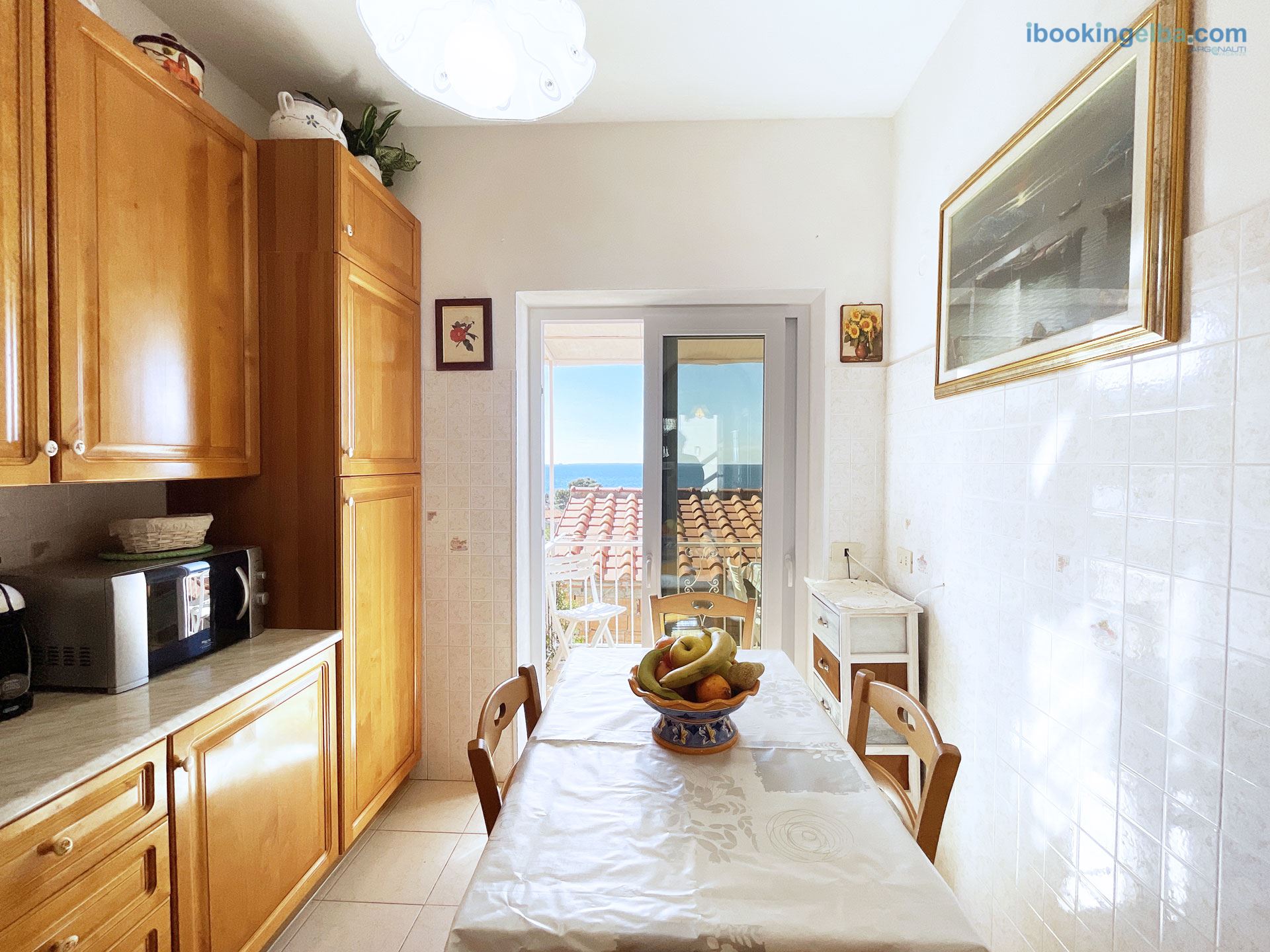 Casa Rosina - Pomonte - Cucina con Finestra sul Terrazzo Vista Mare