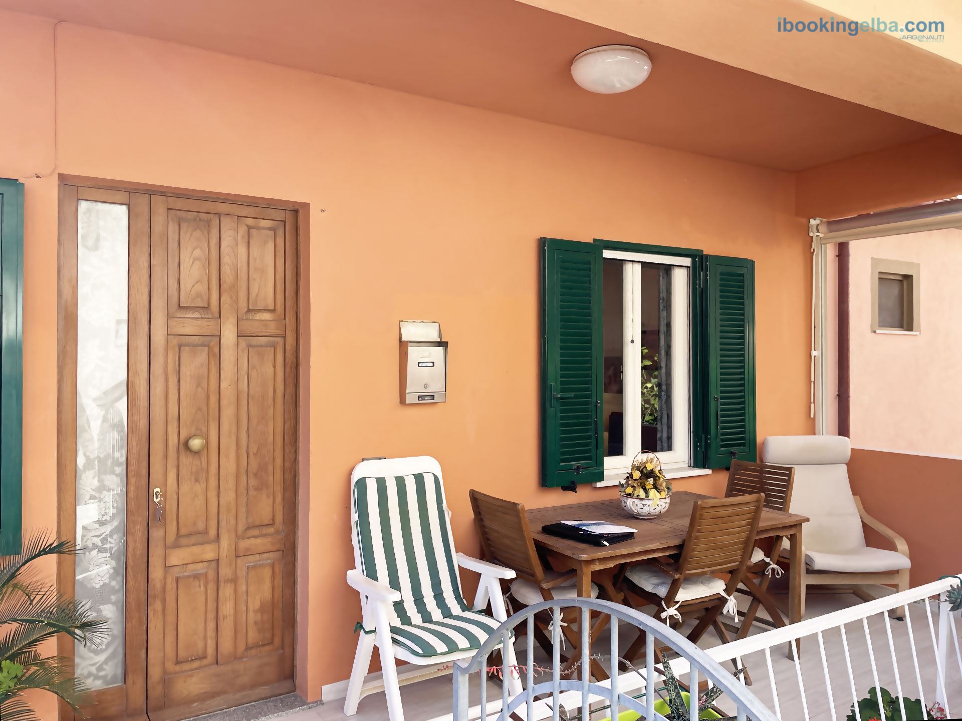 Casa Rosina - Pomonte - Ingresso con Terrazzo   Abitabile