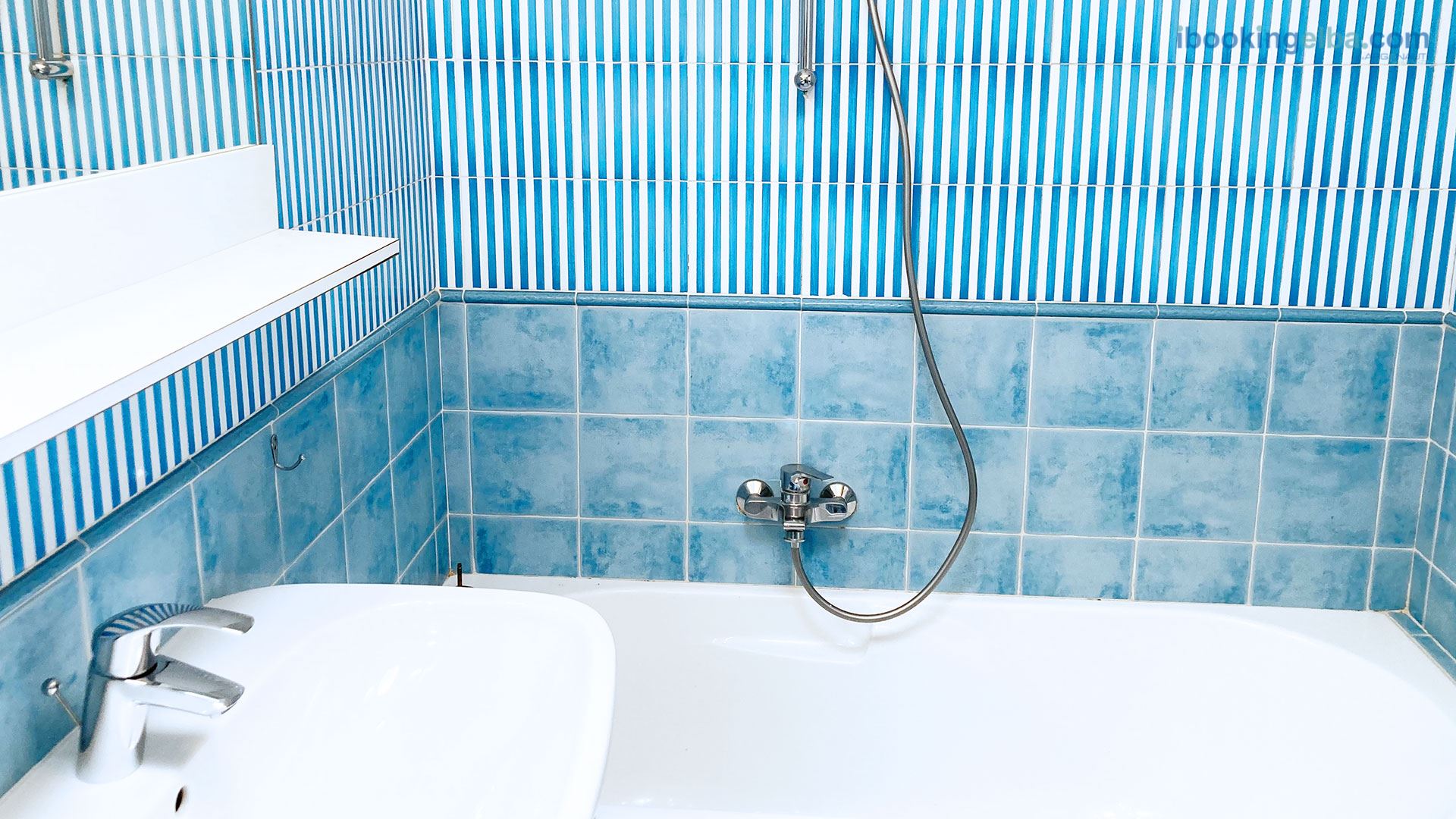 SCAGLIERI MARE - BAGNO CON VASCA