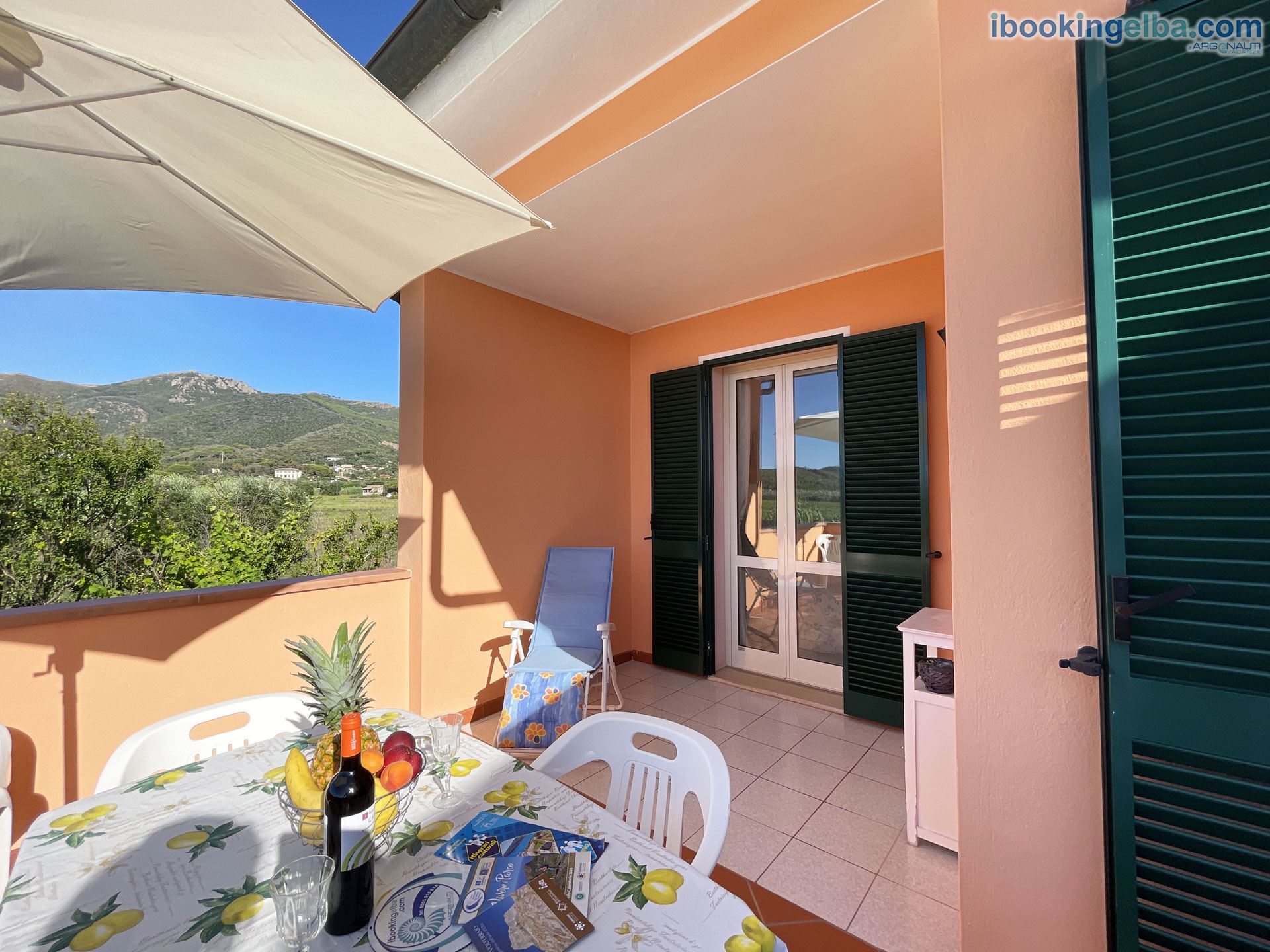 Sunset House - (Primo Piano) Terrazza con vista sulla campagna e sul mare