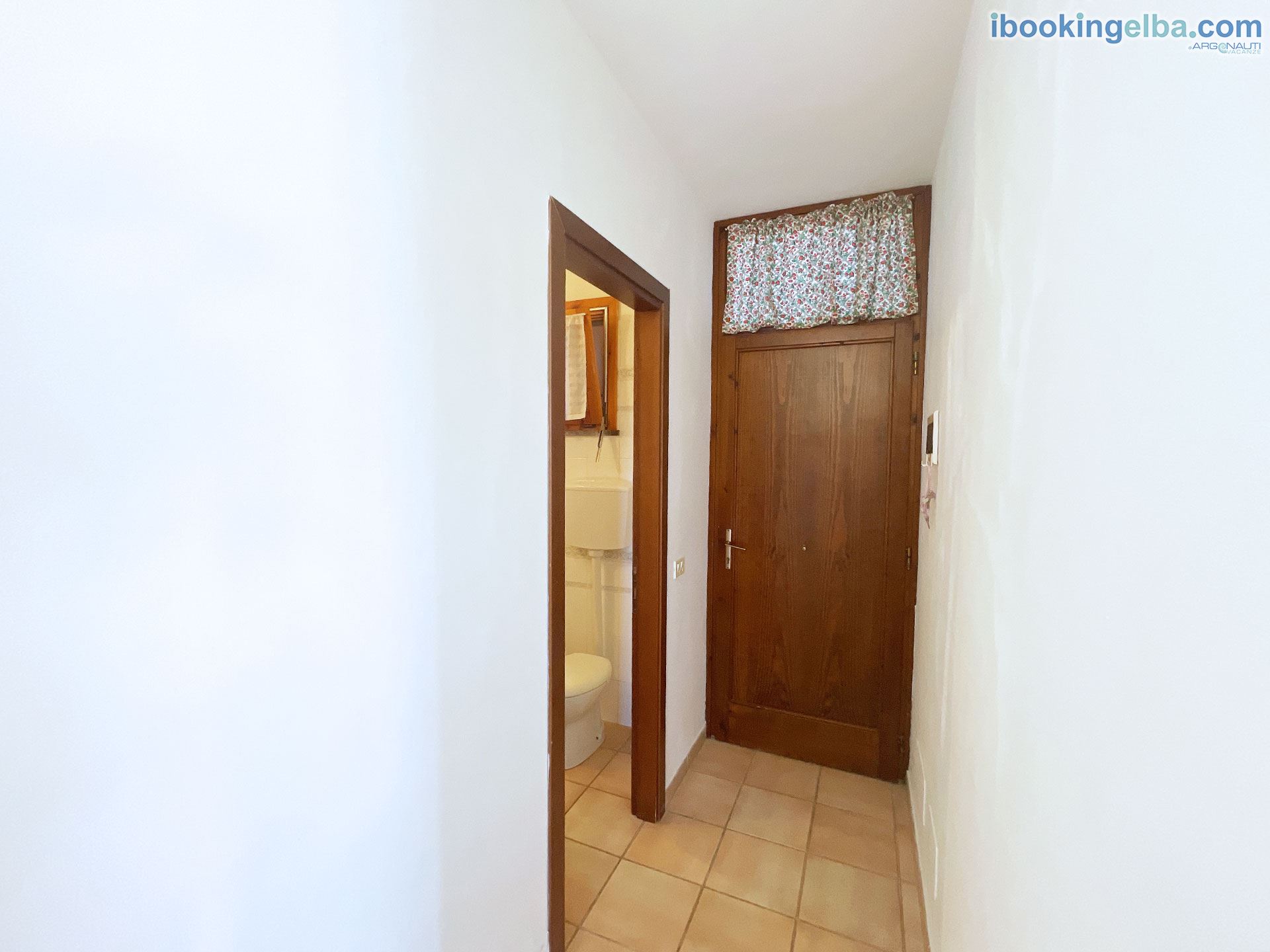 Casa Vantini (3) - Porta d'imgresso e bagno
