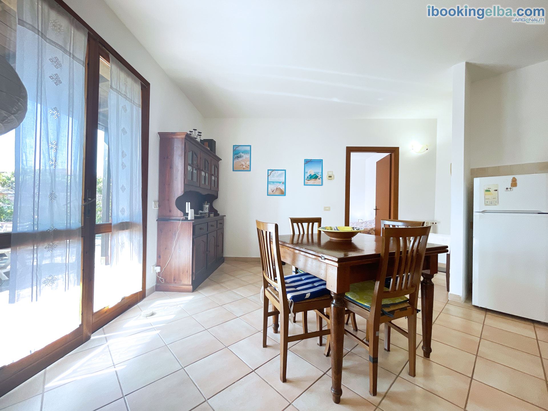 Casa Vantini (3) - Soggiorno con tavolo da pranzo