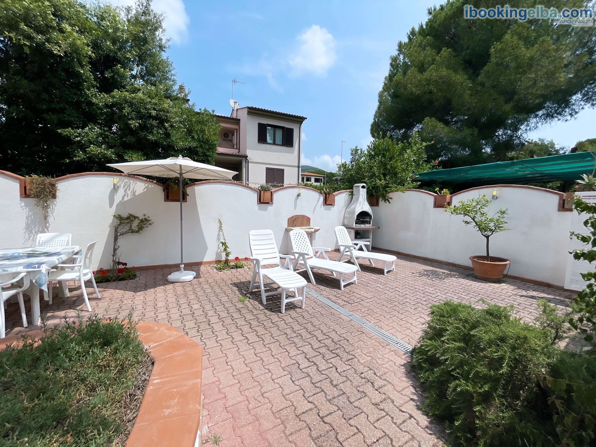 Villa Aeneas - Dependance - patio attrezzato con Barbecue