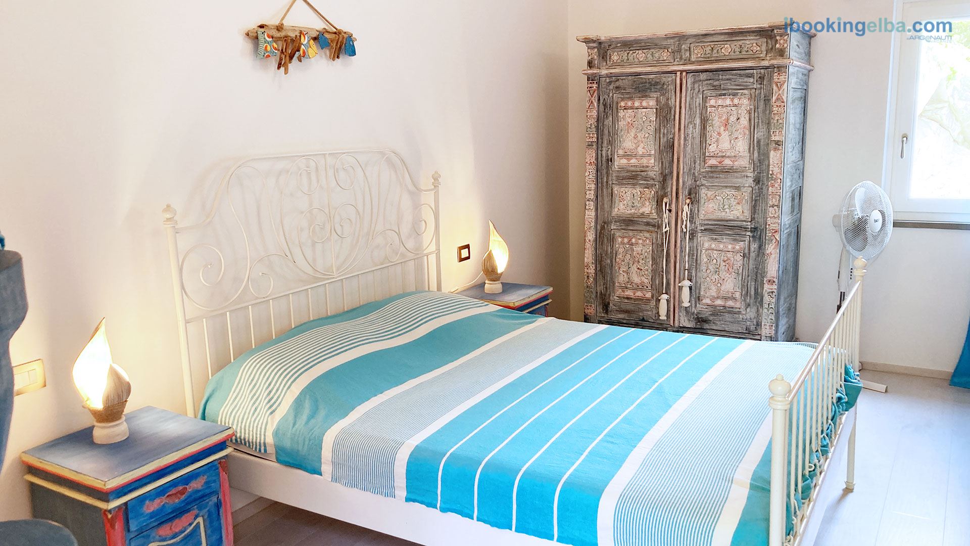 Villa Incantata - Camera Matrimoniale La Bleue con ingresso indipendente e bagno privato