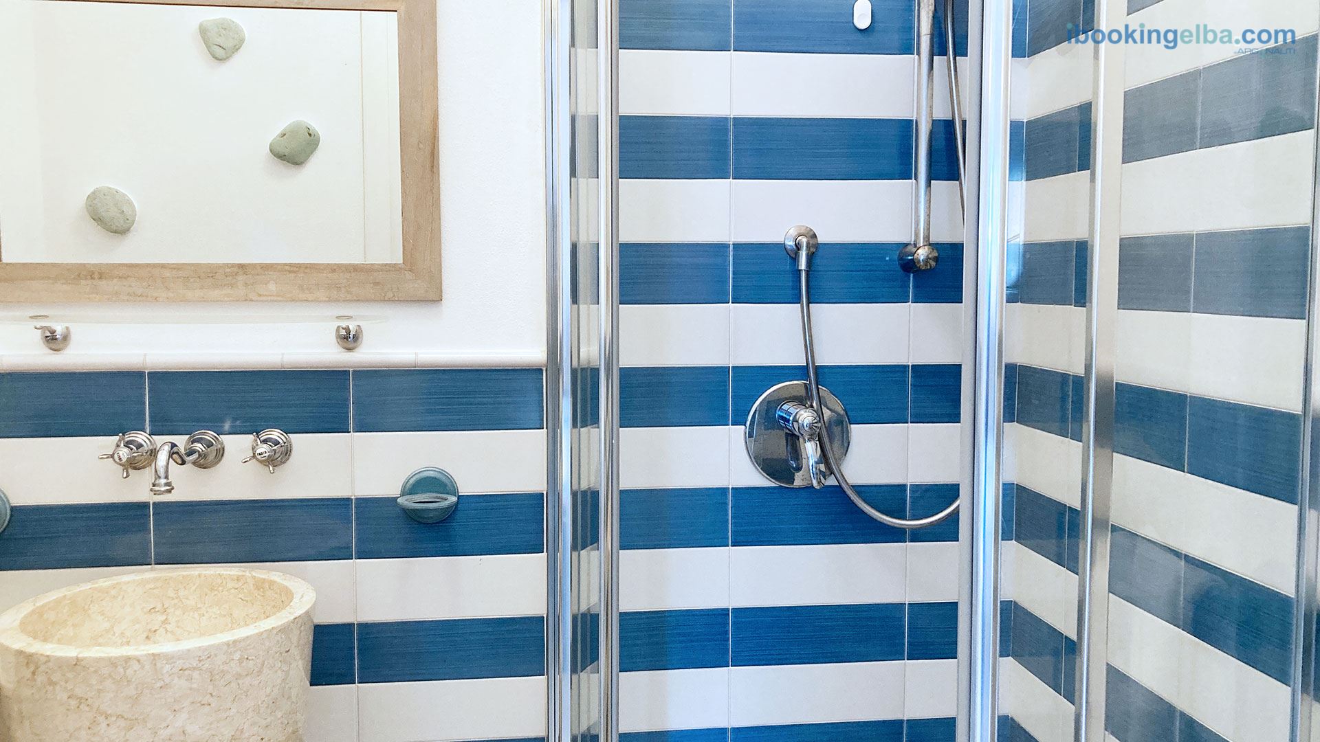 Villa Incantata - Camera Matrimoniale La Bleue con ingresso indipendente e bagno privato