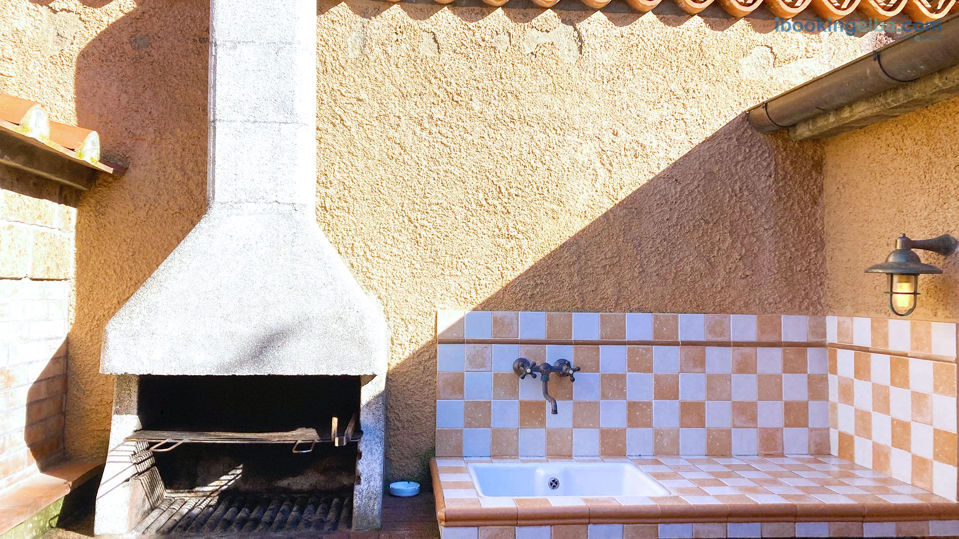 Villetta Paradiso - Spazio esterno con forno a legna e barbecue