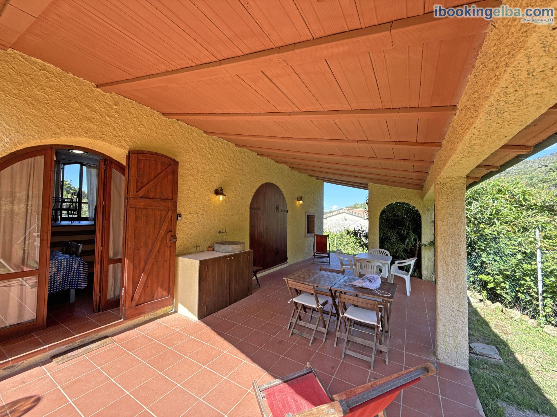 Villetta Redinoce - porta d'ingresso dalla veranda