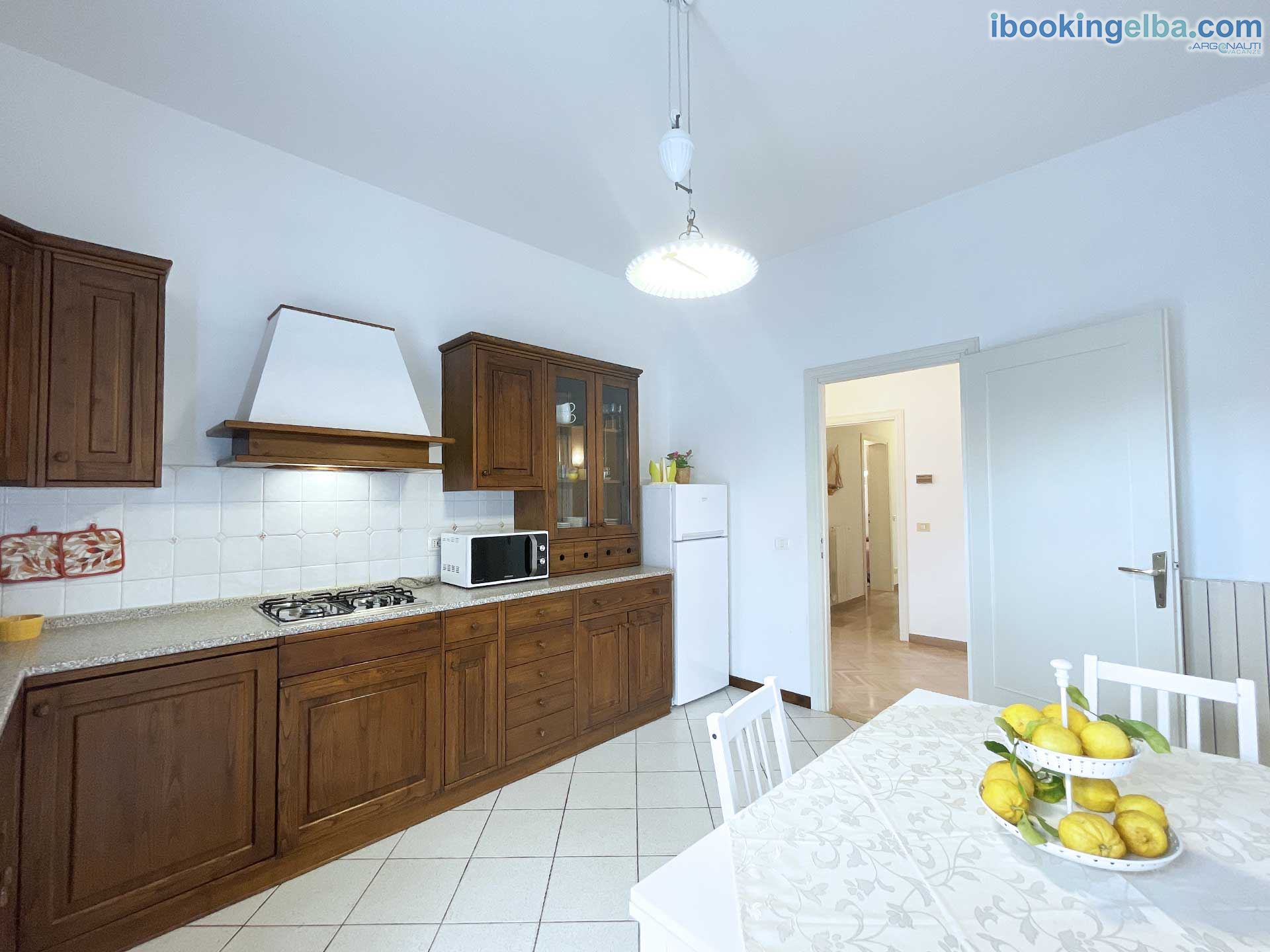 VILLA BEL PANORAMA - PRIMO PIANO - CUCINA CON ZONA PRANZO