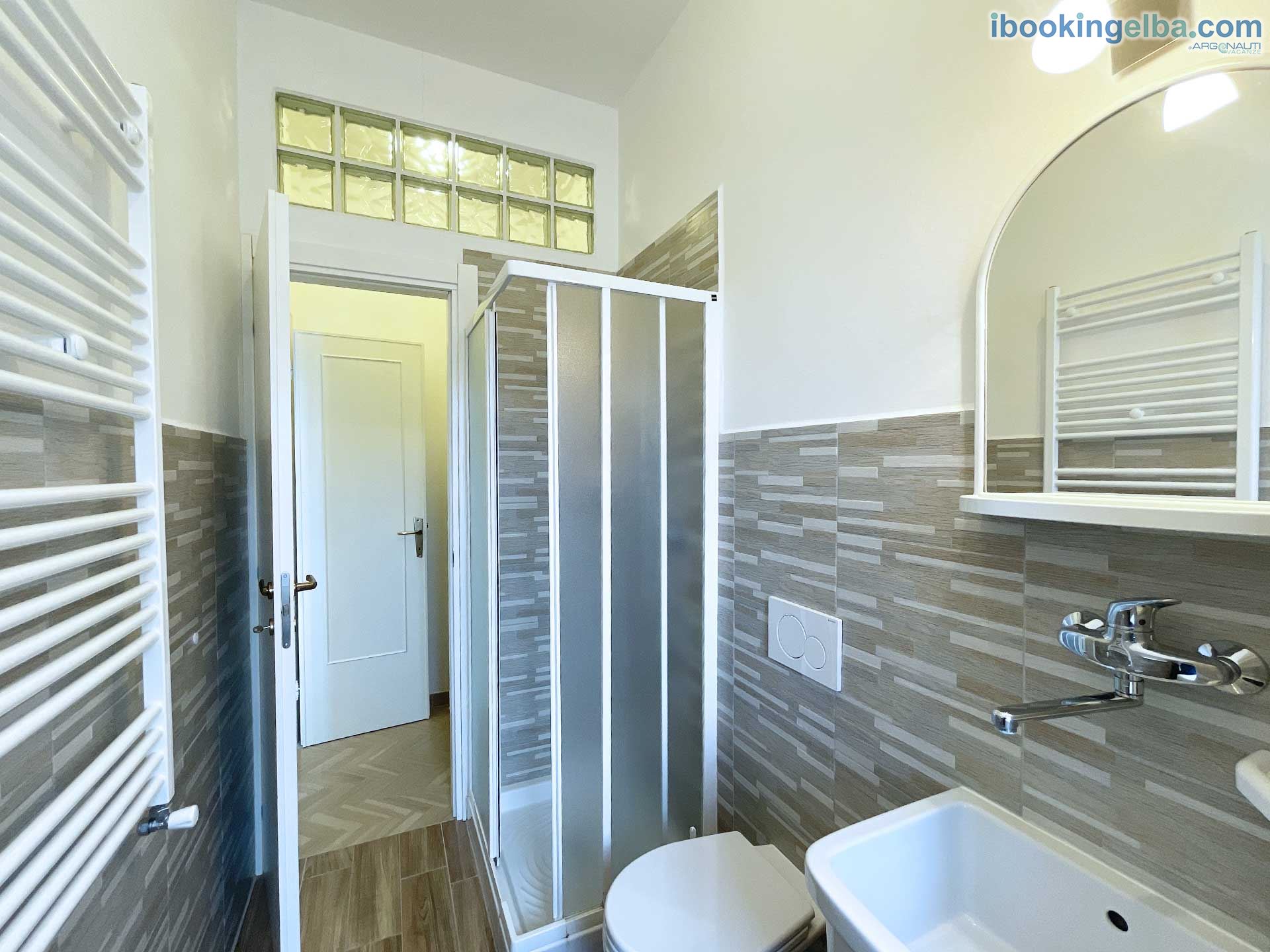 VILLA BEL PANORAMA - PRIMO PIANO - BAGNO 2 CON BOX DOCCIA
