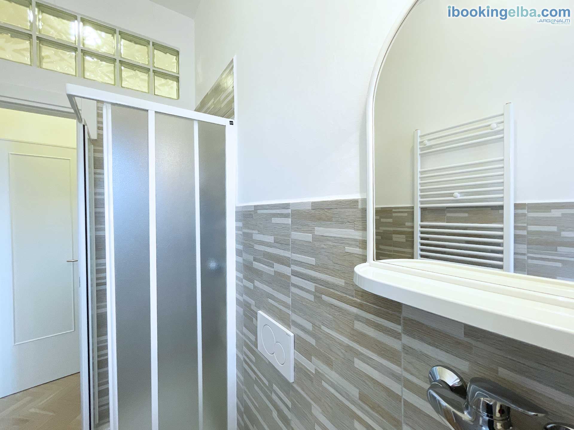 VILLA BEL PANORAMA - PRIMO PIANO - BAGNO 2 CON BOX DOCCIA
