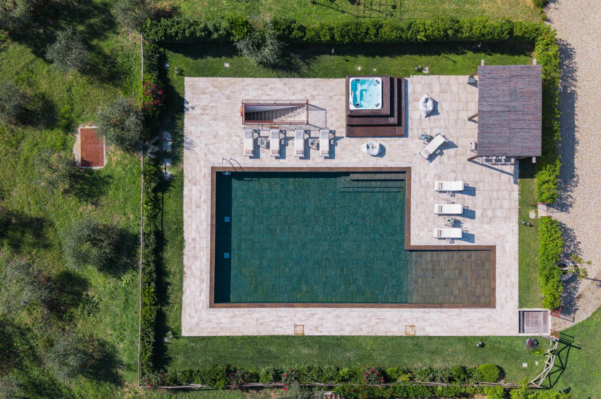 VILLA CREMA