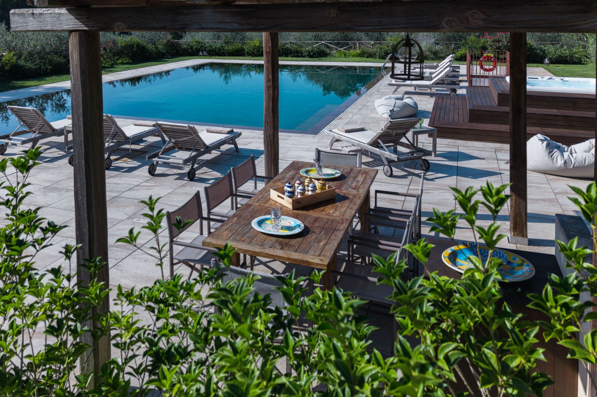VILLA CREMA