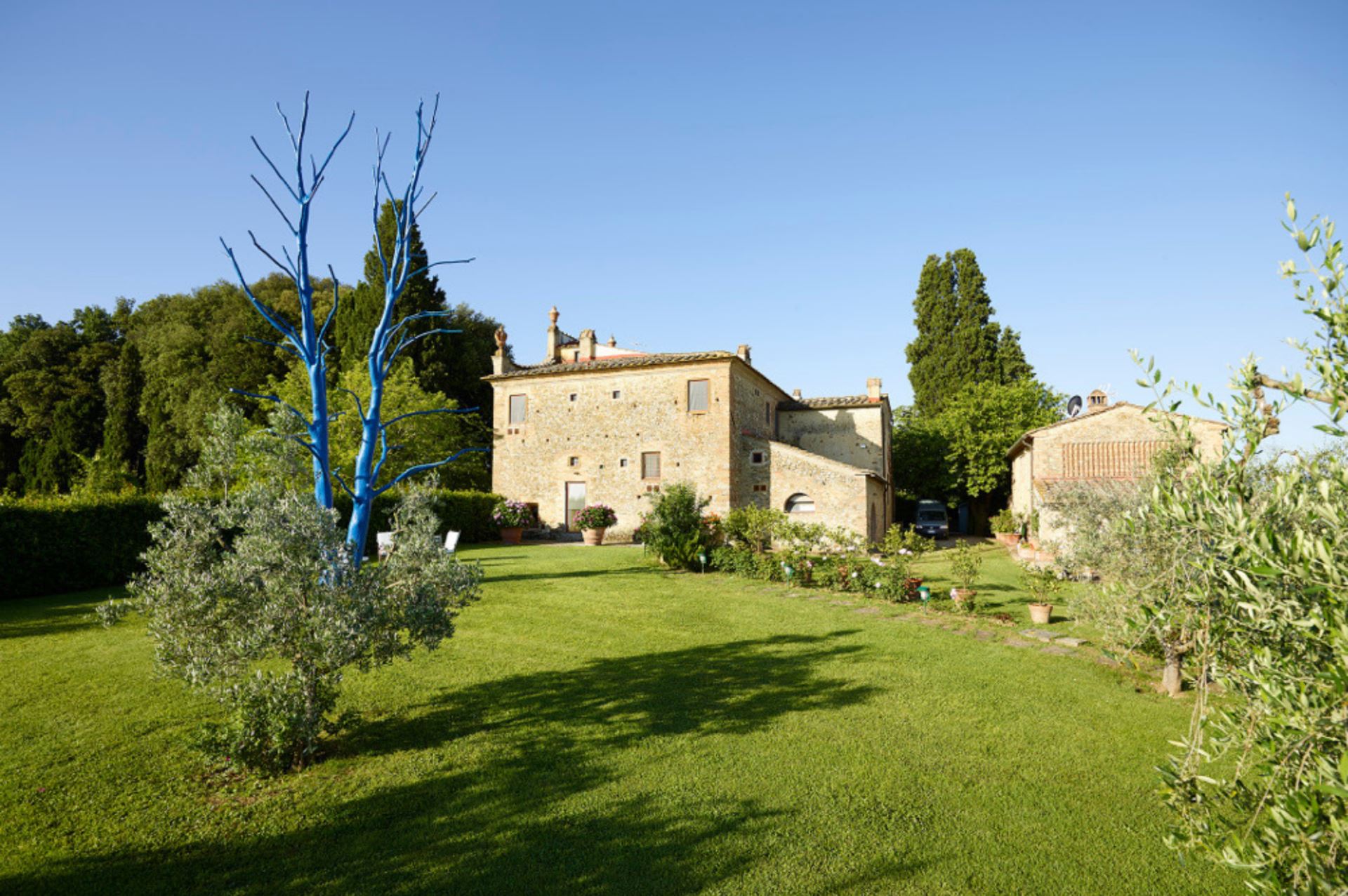 VILLA DEL RICCIO - MAIN and GUEST HOUSE