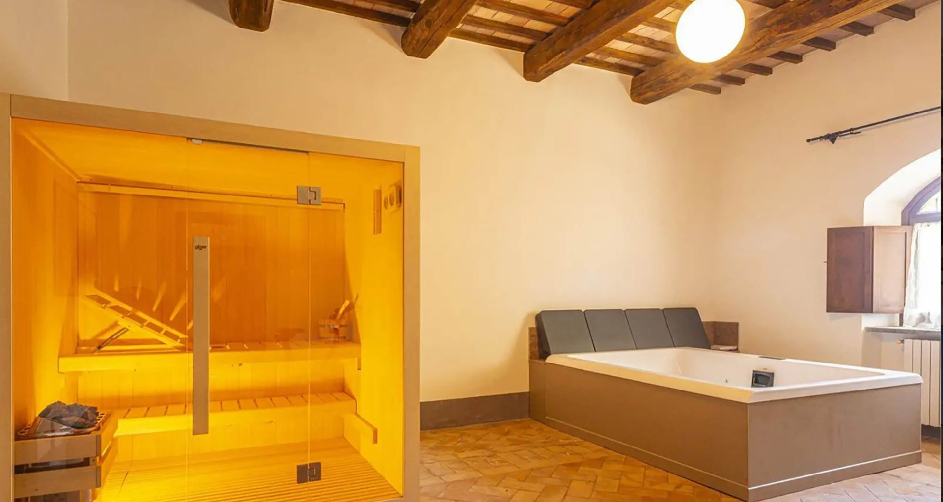 VILLA LAVINIA