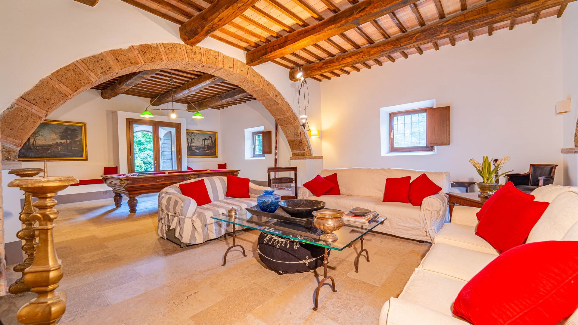 VILLA LAVINIA