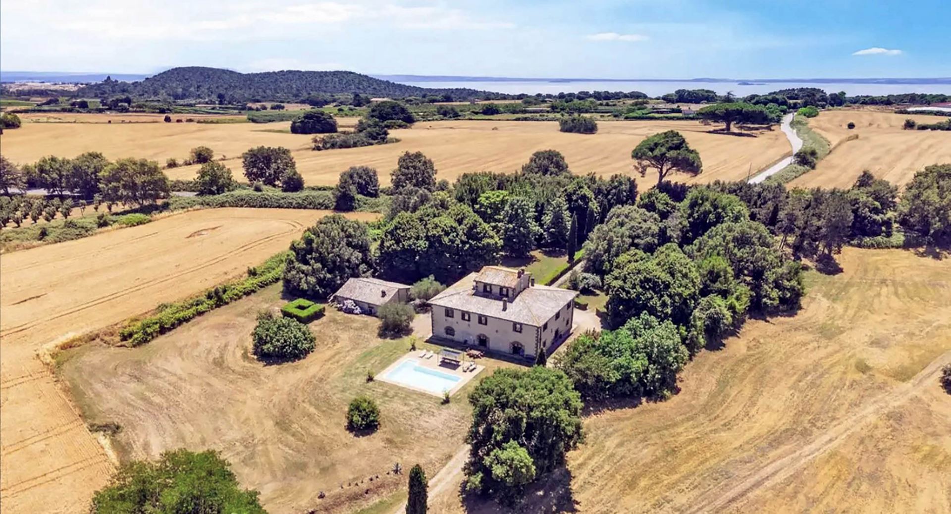 VILLA LAVINIA
