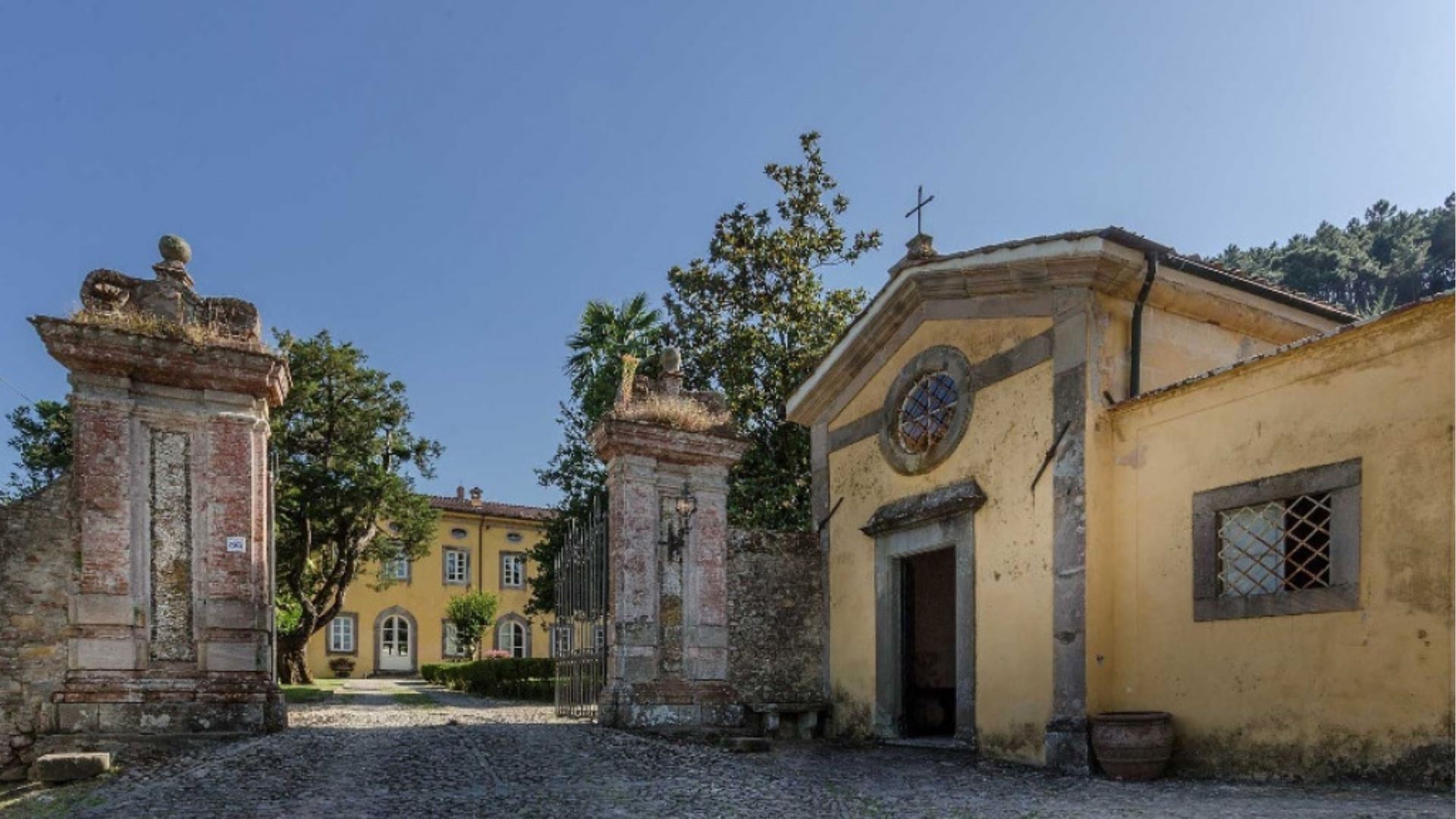 VILLA CONTORNI
