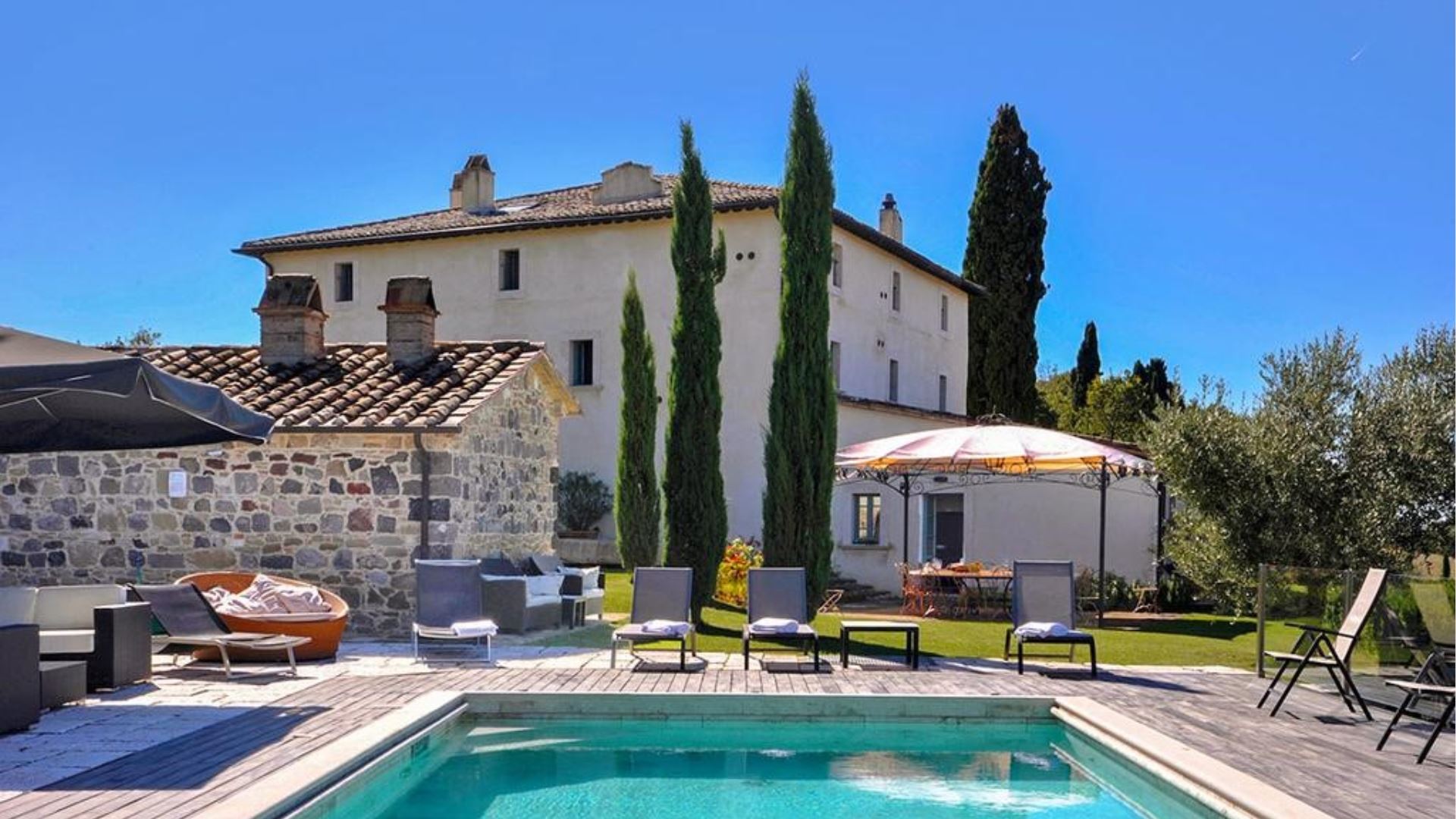 VILLA COLOMBAIOLO