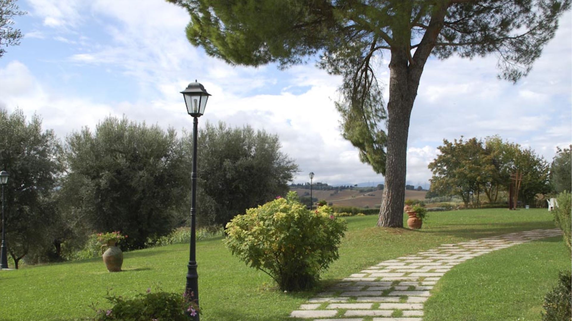 VILLA DEL LAGO
