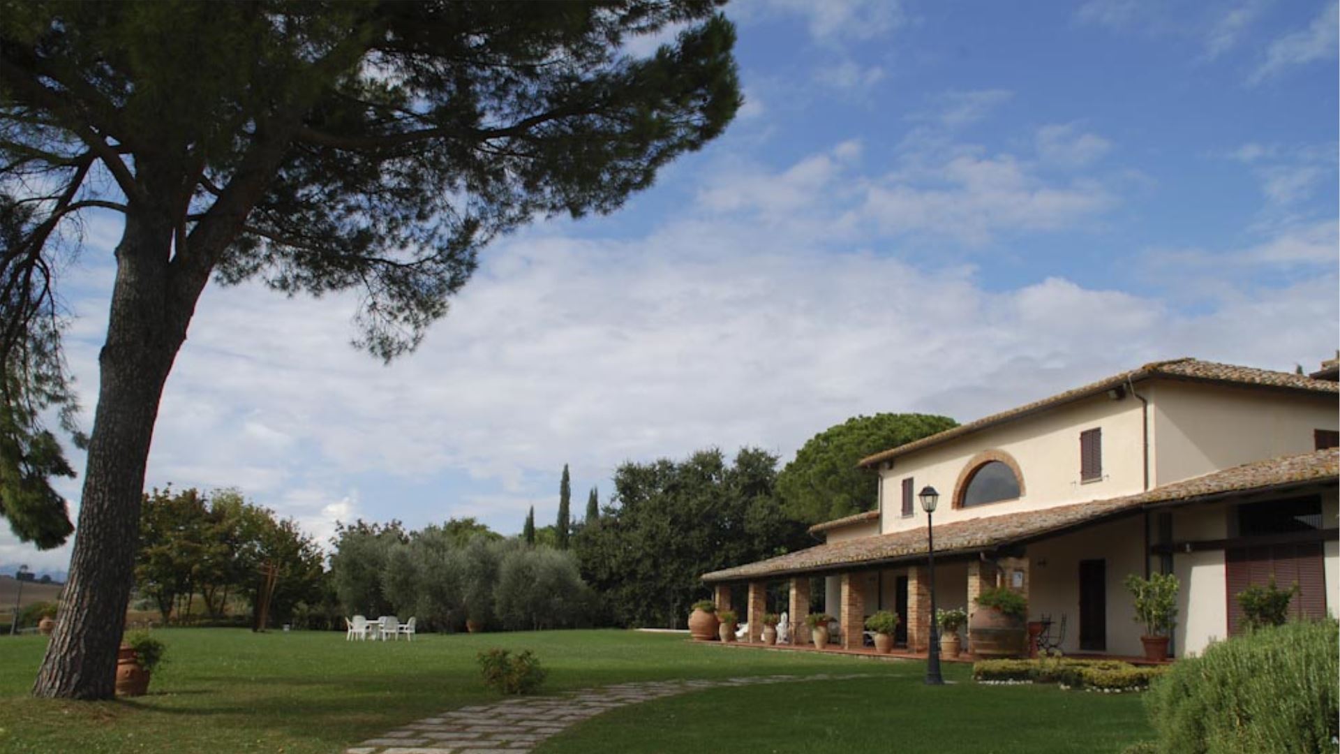 VILLA DEL LAGO