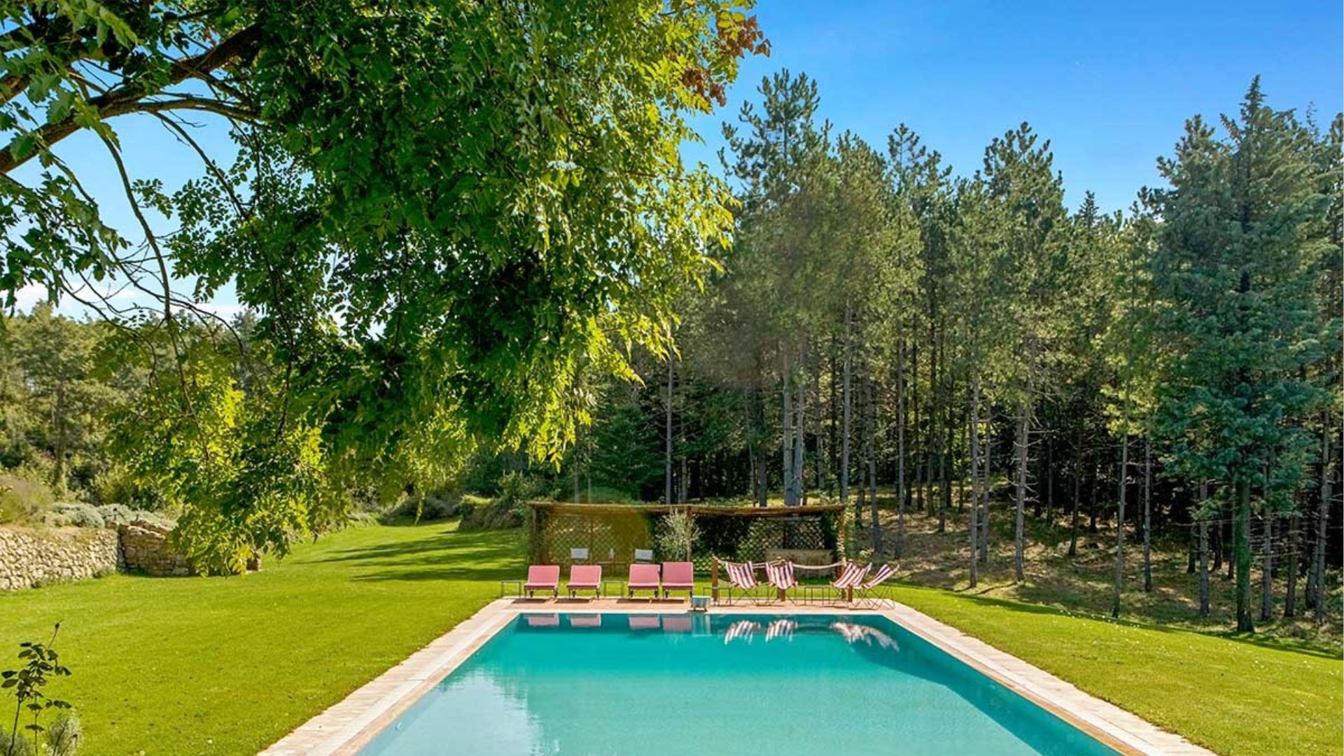 VILLA AIOLA
