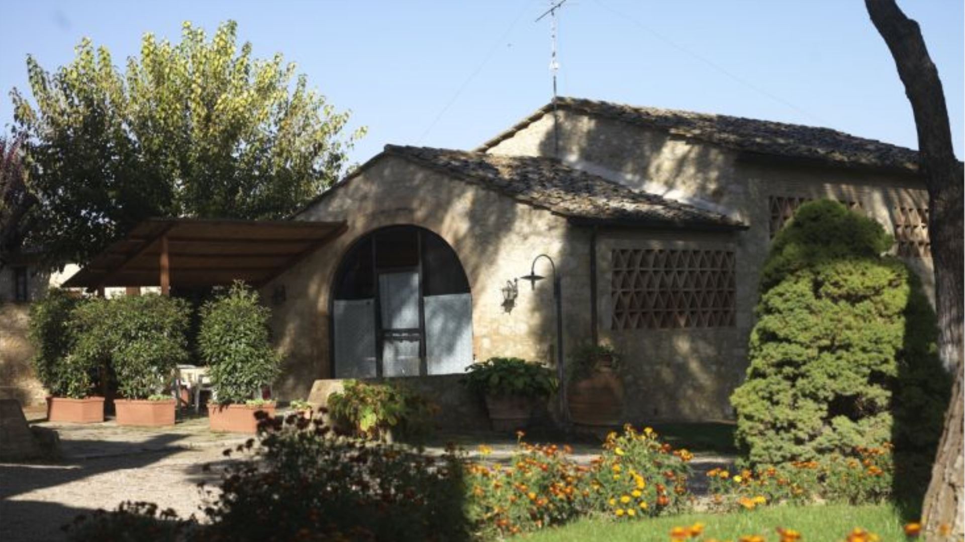 BORGO SANTINOVO - CASA FIENILE
